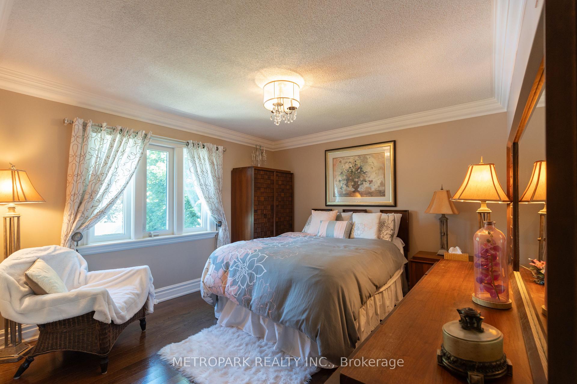 Photo 20 of 56 Bindertwine Boulevard, Vaughan, Kleinburg — HOMEH