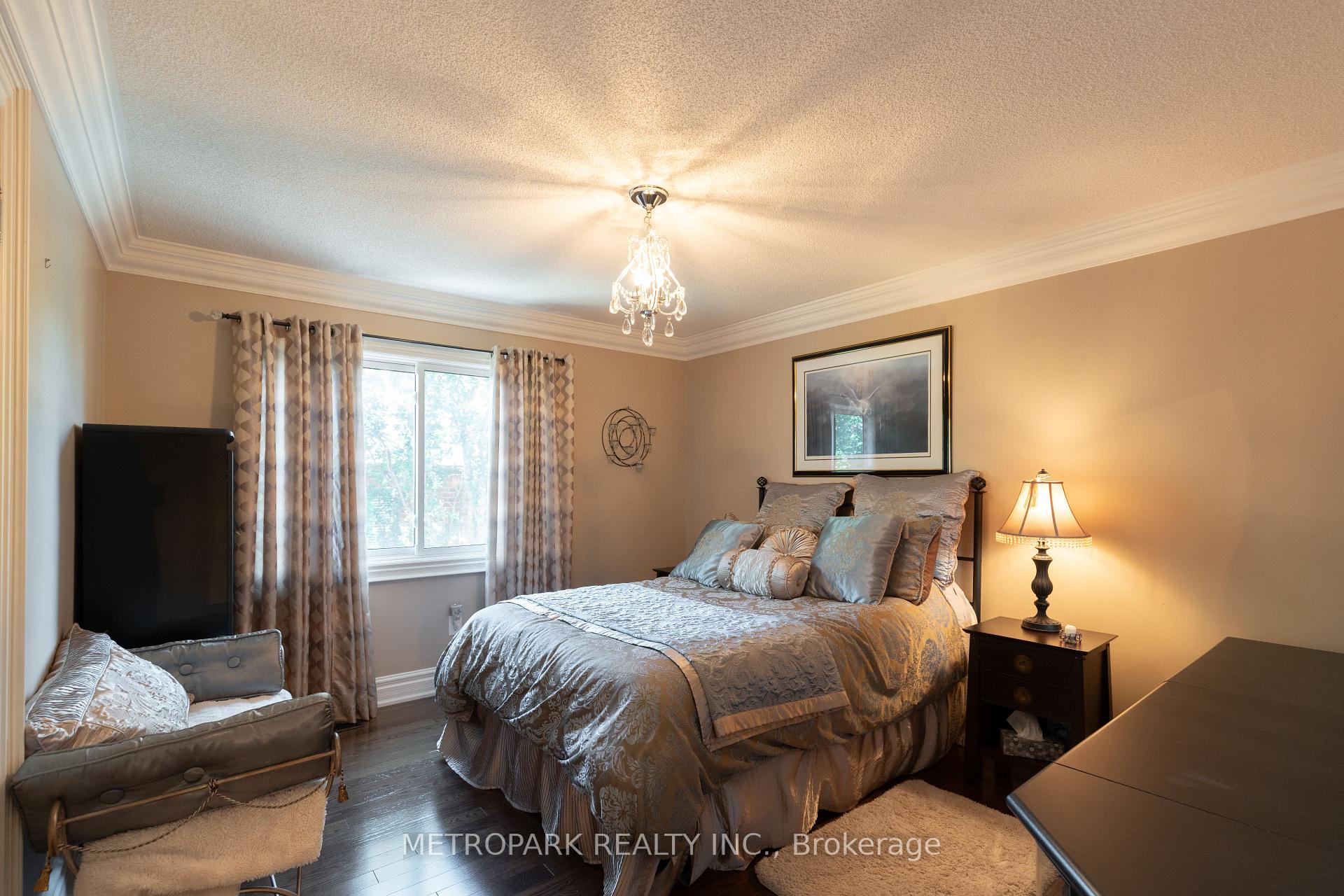 Photo 22 of 56 Bindertwine Boulevard, Vaughan, Kleinburg — HOMEH