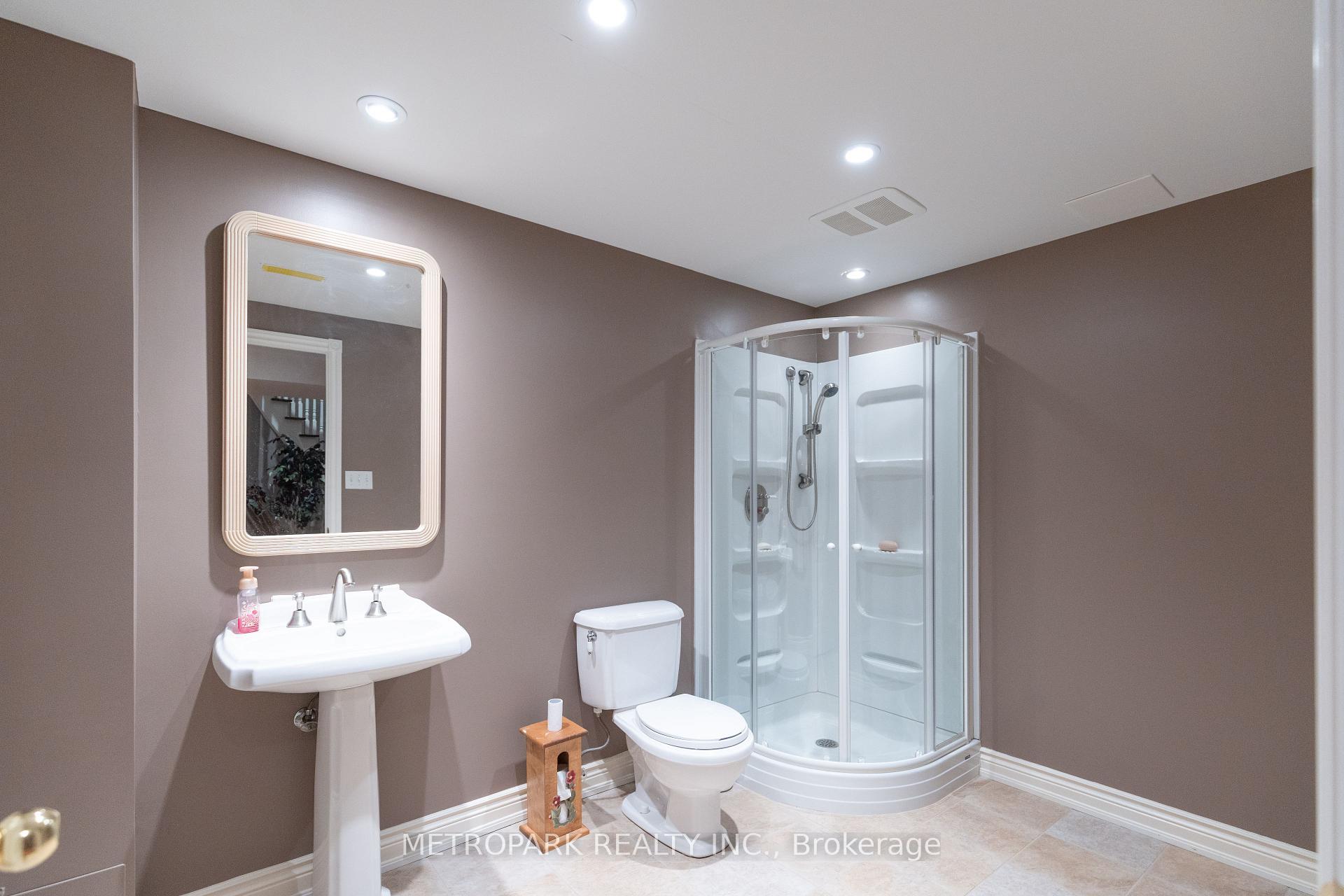 Photo 26 of 56 Bindertwine Boulevard, Vaughan, Kleinburg — HOMEH