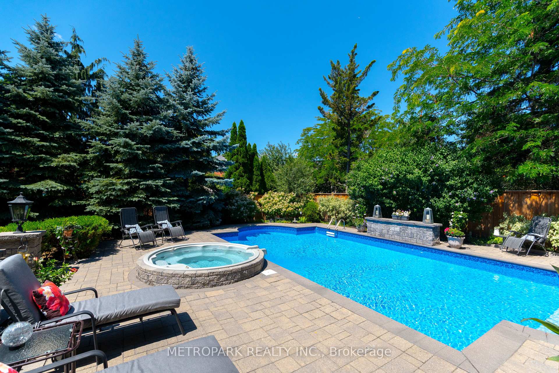 Photo 29 of 56 Bindertwine Boulevard, Vaughan, Kleinburg — HOMEH