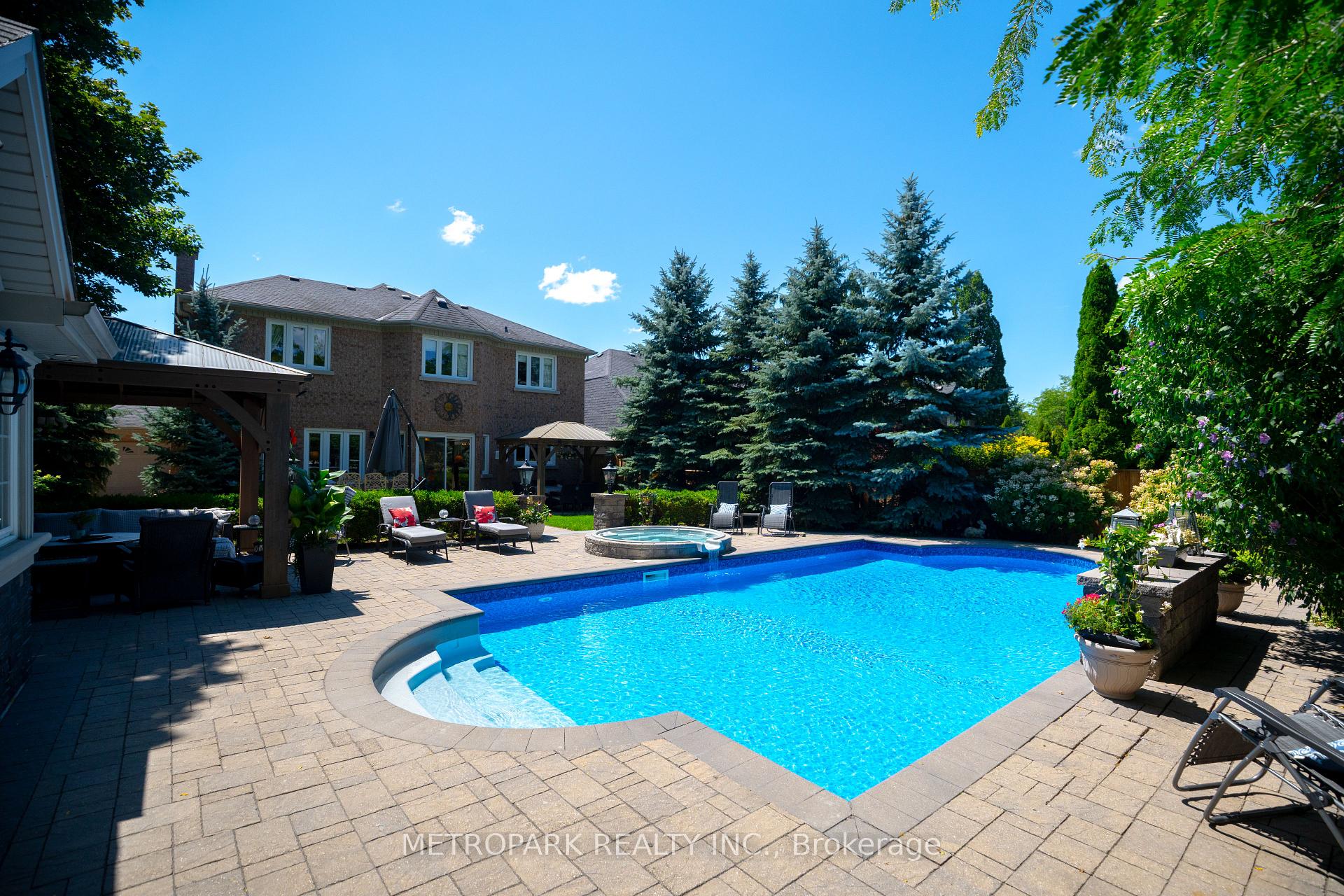 Photo 30 of 56 Bindertwine Boulevard, Vaughan, Kleinburg — HOMEH