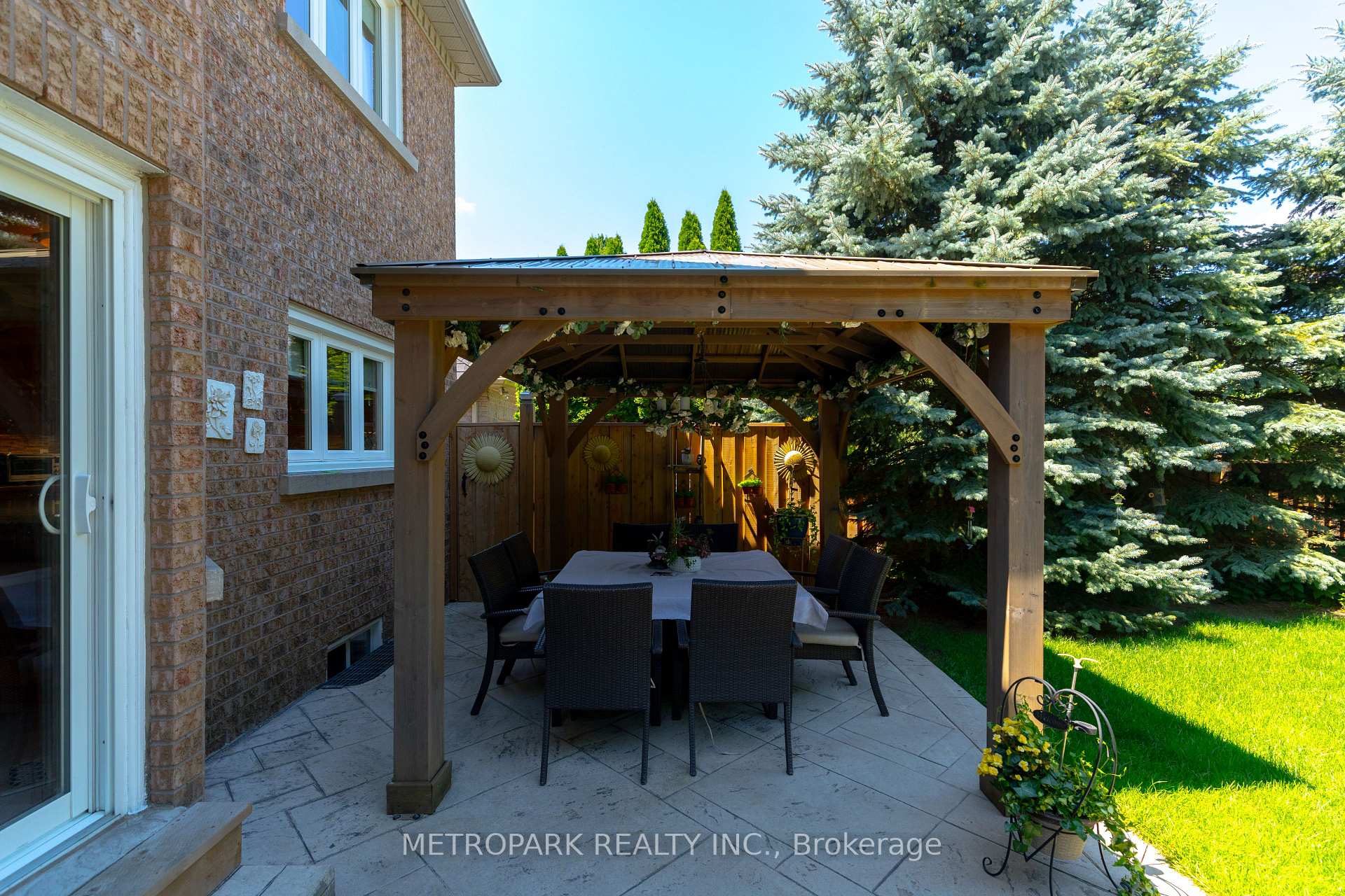 Photo 32 of 56 Bindertwine Boulevard, Vaughan, Kleinburg — HOMEH