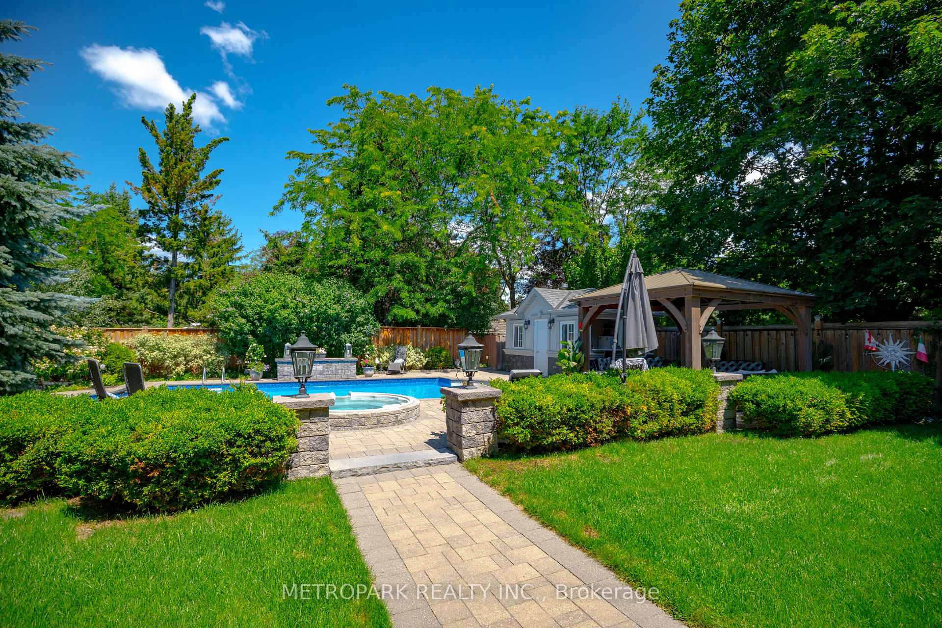 Photo 33 of 56 Bindertwine Boulevard, Vaughan, Kleinburg — HOMEH