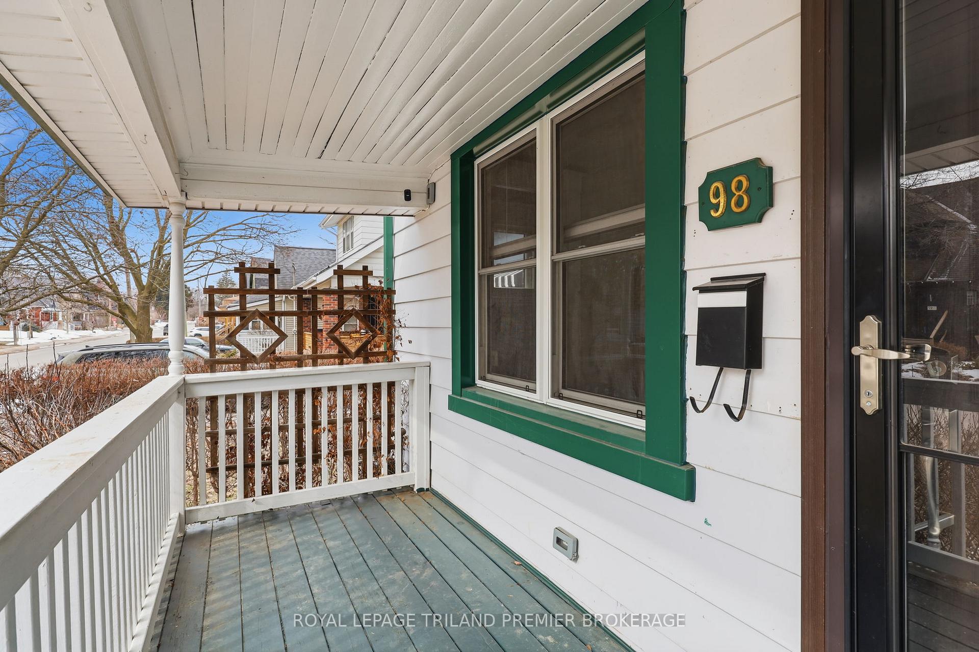 Photo 6 of 98 Briscoe Street E, London, South F — HOMEH