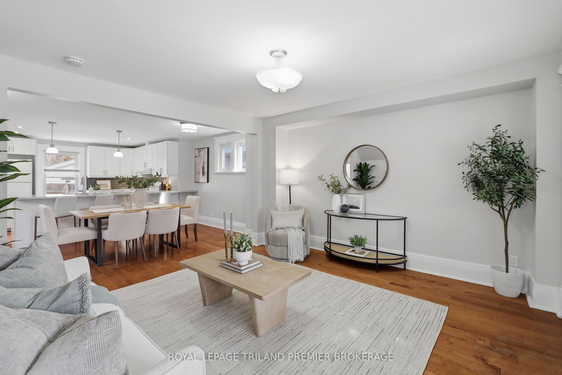 Photo 8 of 98 Briscoe Street E, London, South F — HOMEH