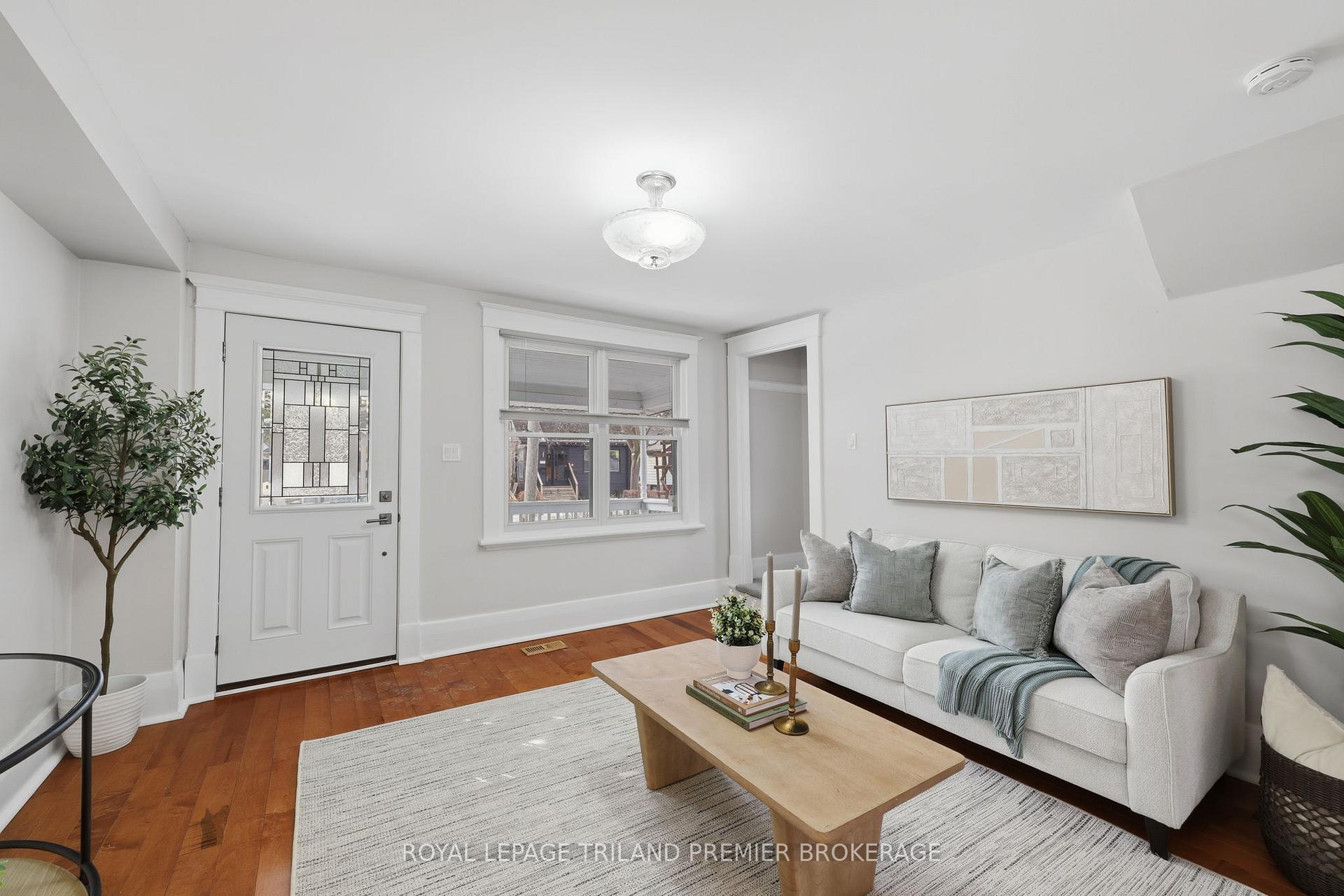 Photo 12 of 98 Briscoe Street E, London, South F — HOMEH