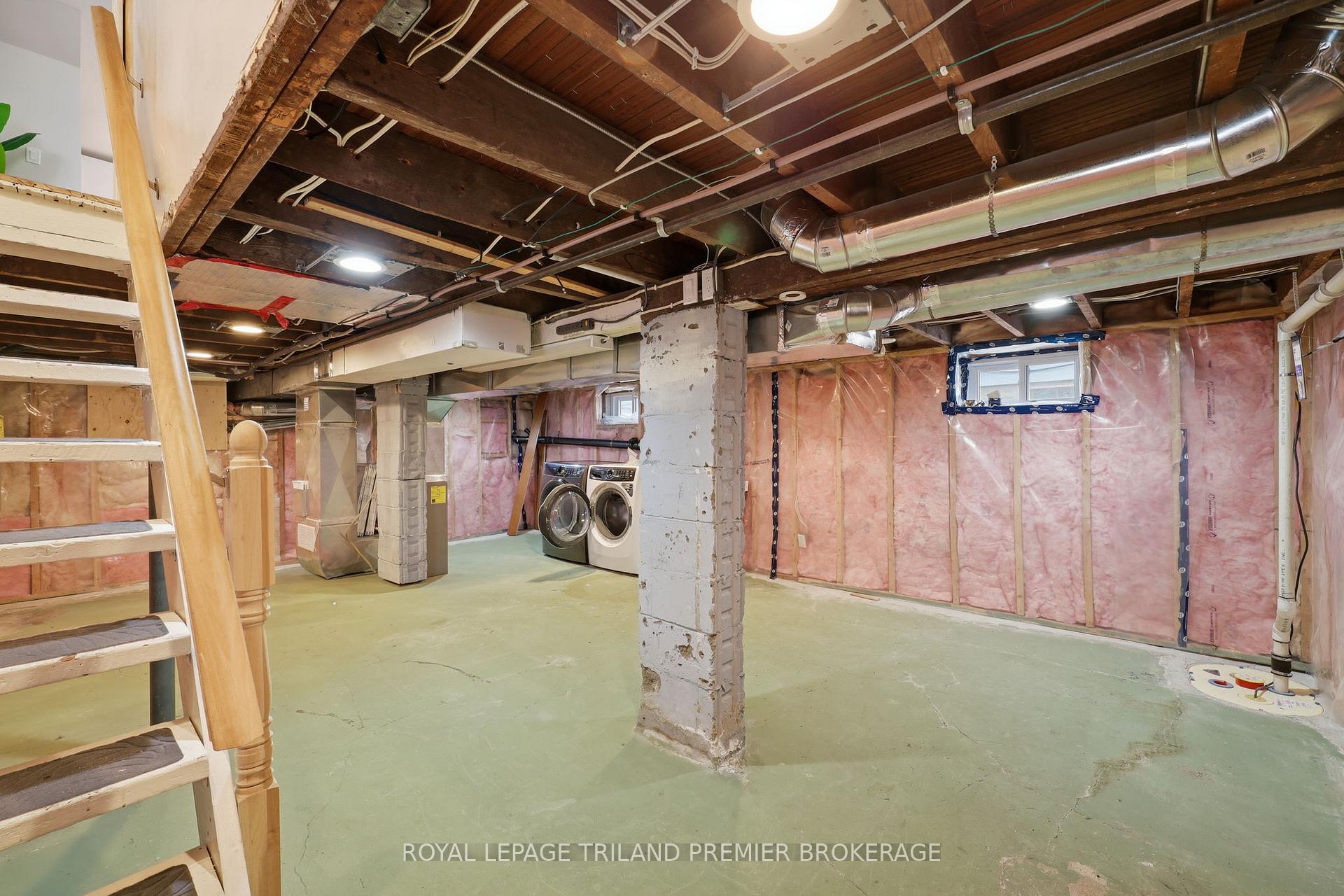 Photo 36 of 98 Briscoe Street E, London, South F — HOMEH
