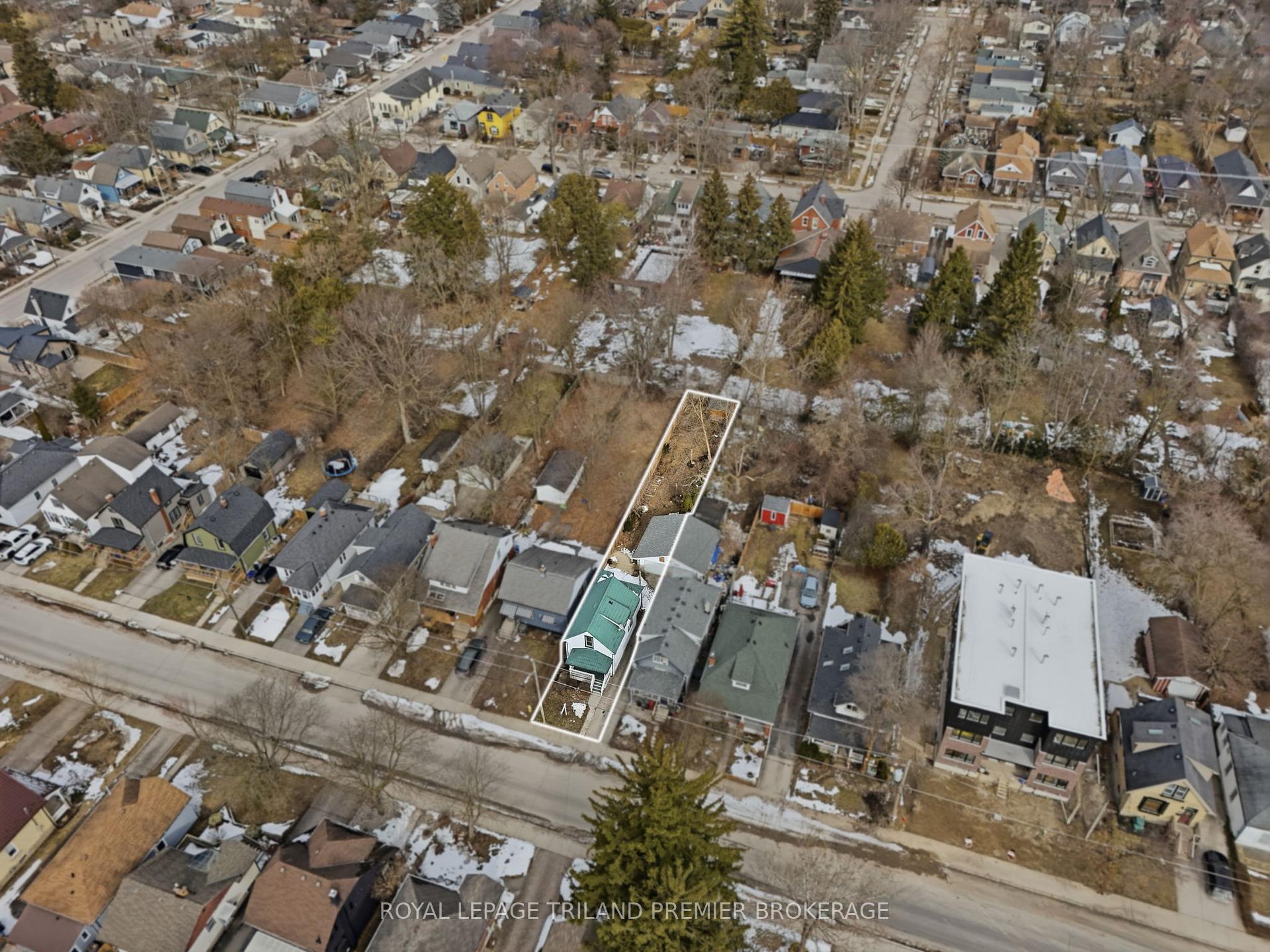 Photo 47 of 98 Briscoe Street E, London, South F — HOMEH