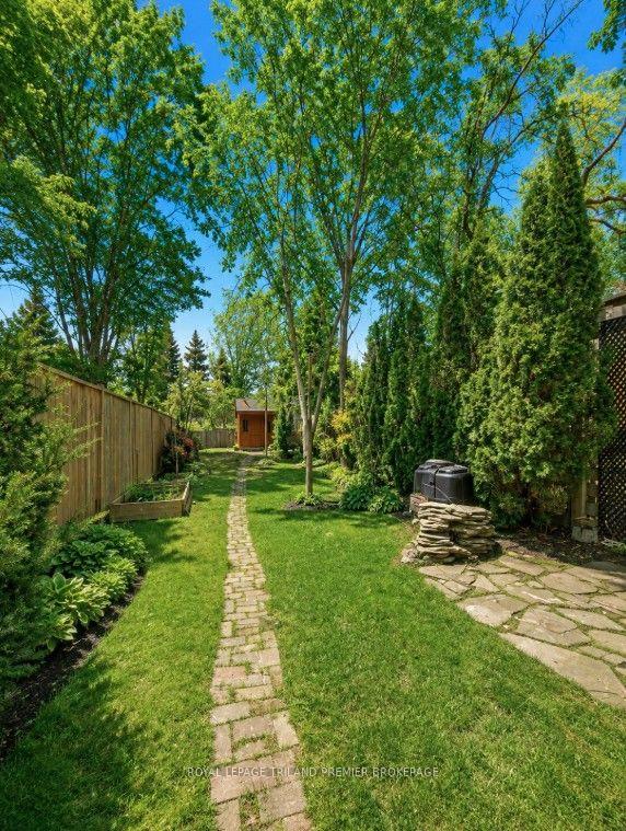 Photo 40 of 98 Briscoe Street E, London, South F — HOMEH