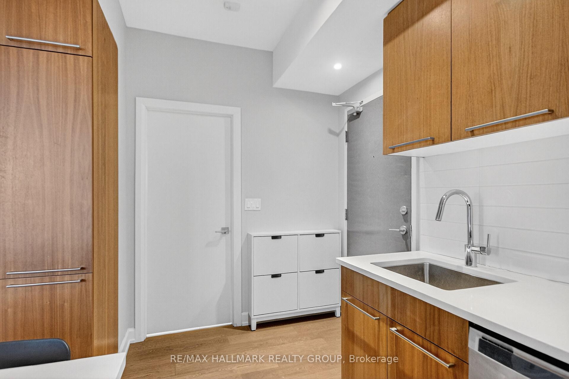 Photo 6 of Unit 503, 10 Rosemount Avenue, Ottawa, Hintonburg — HOMEH