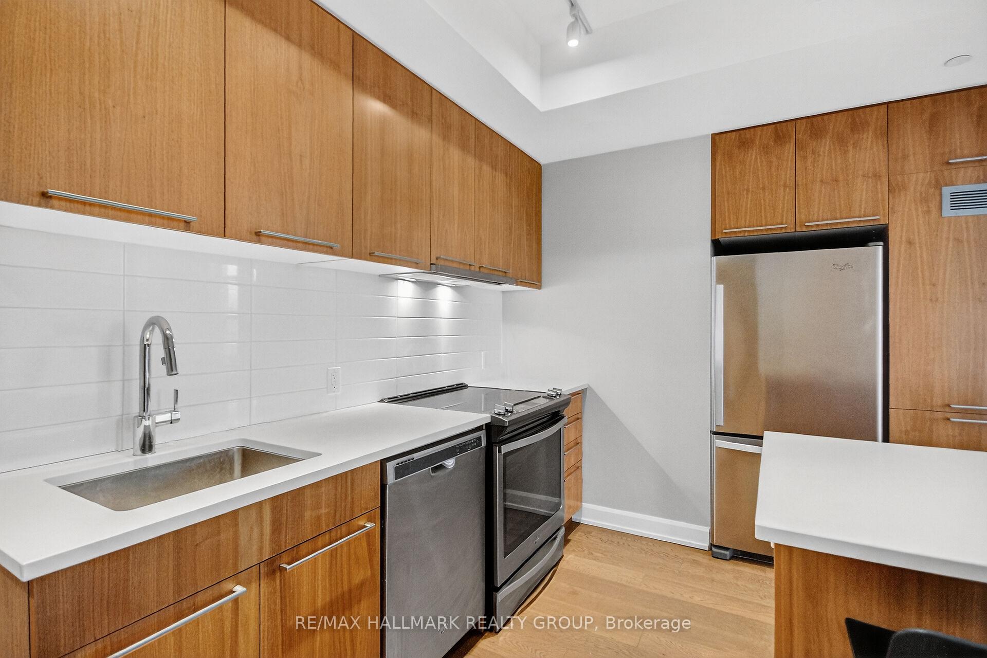 Photo 10 of Unit 503, 10 Rosemount Avenue, Ottawa, Hintonburg — HOMEH