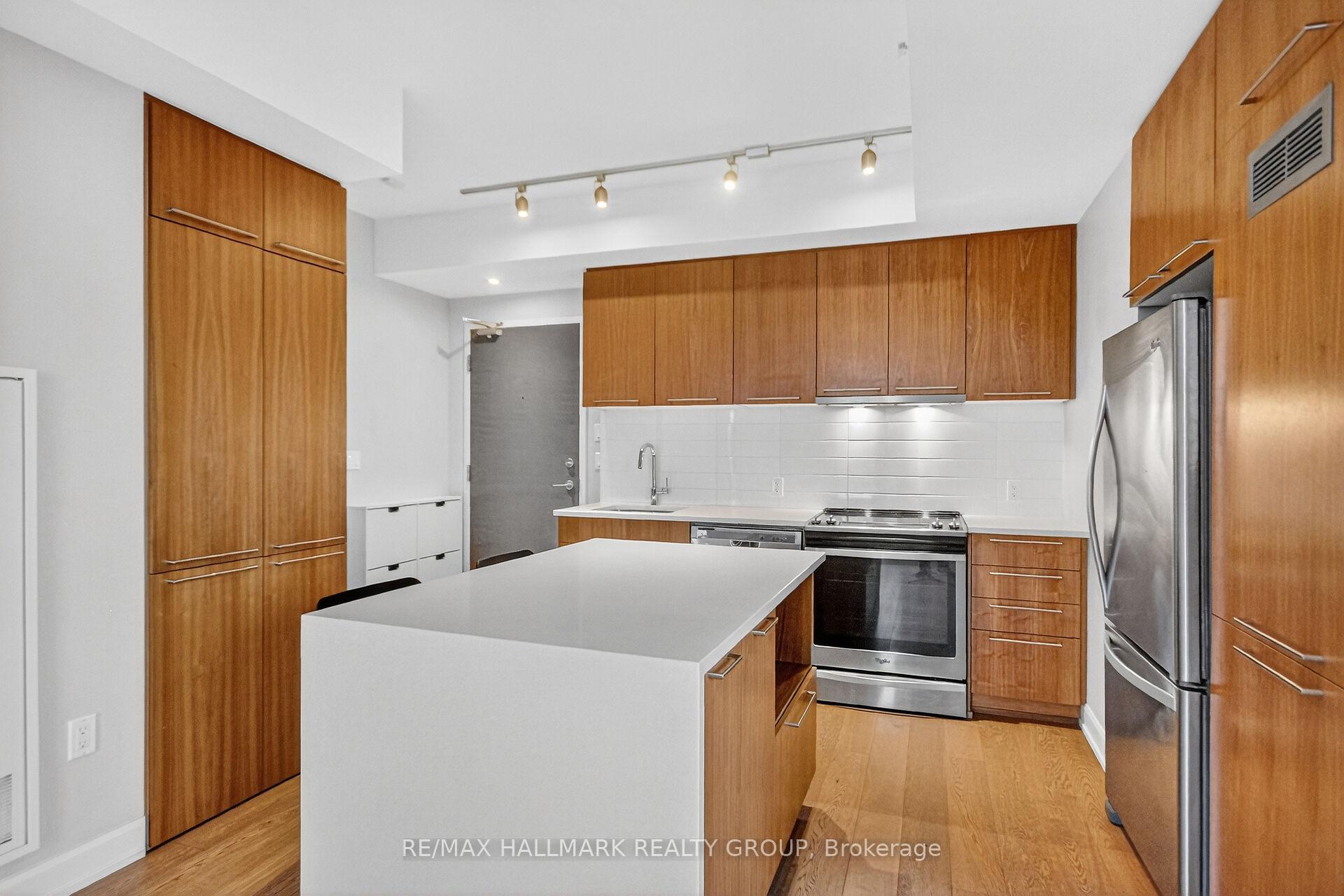 Photo 11 of Unit 503, 10 Rosemount Avenue, Ottawa, Hintonburg — HOMEH