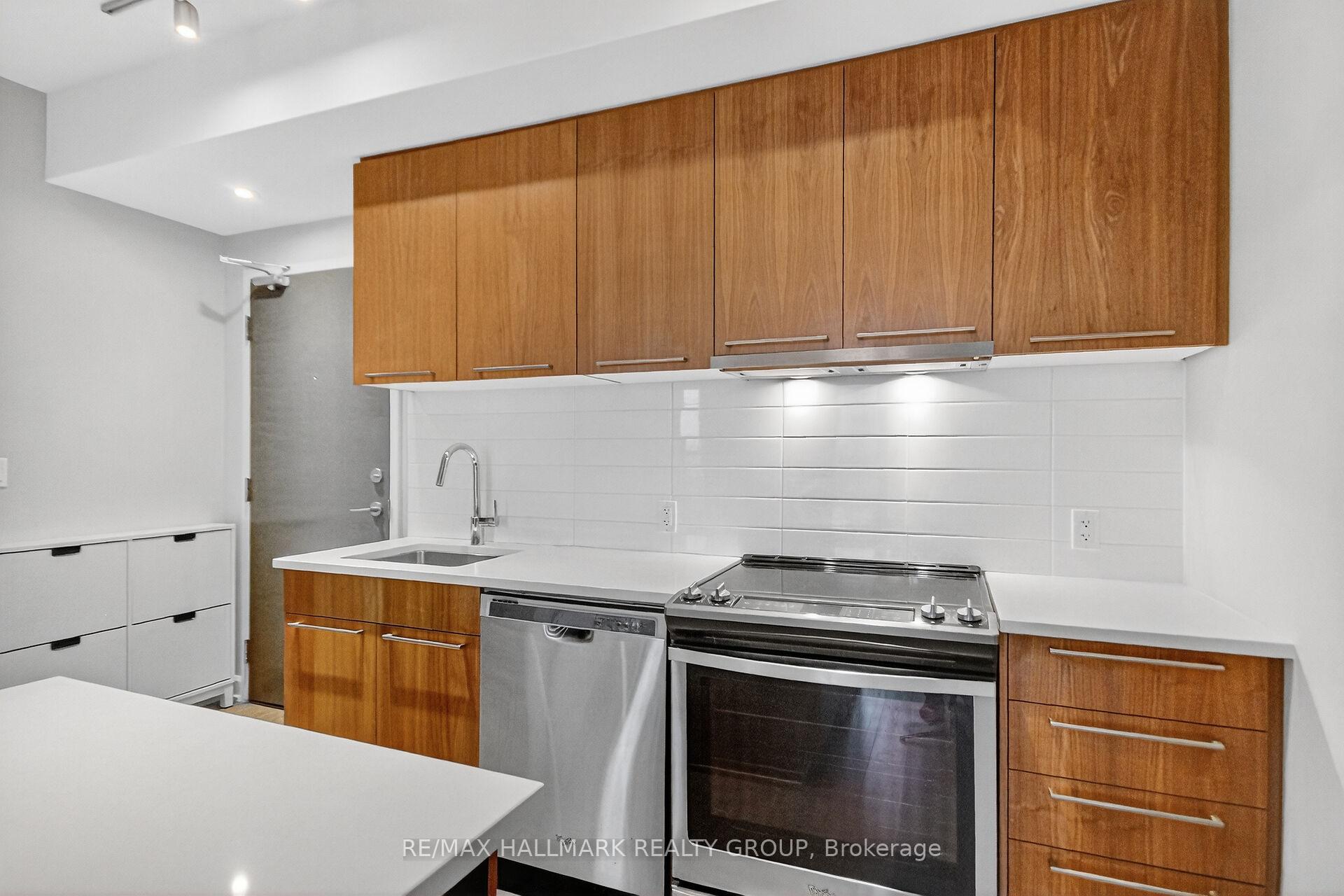 Photo 12 of Unit 503, 10 Rosemount Avenue, Ottawa, Hintonburg — HOMEH