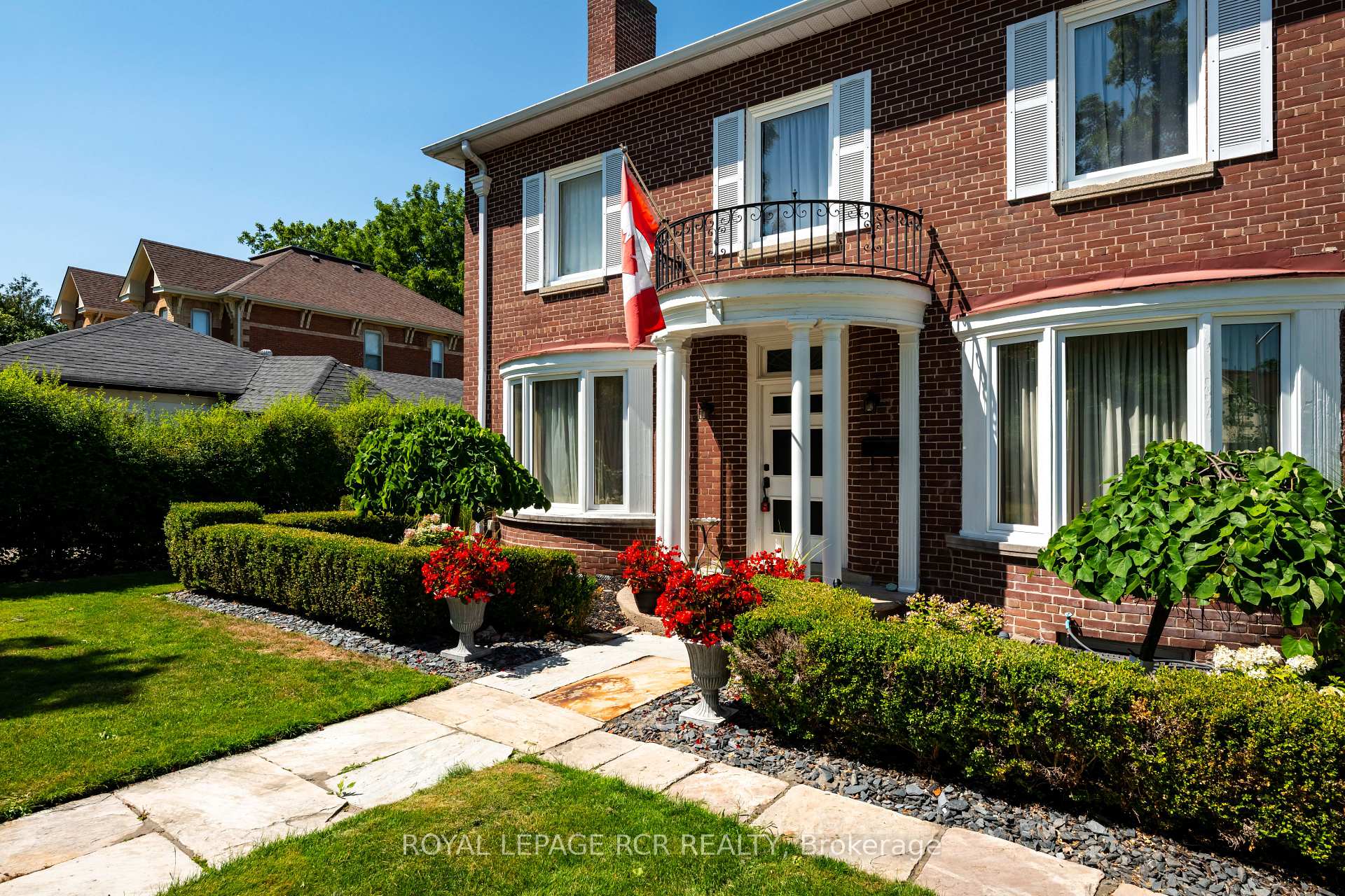 Photo 2 of 17 First Avenue, Orangeville — HOMEH