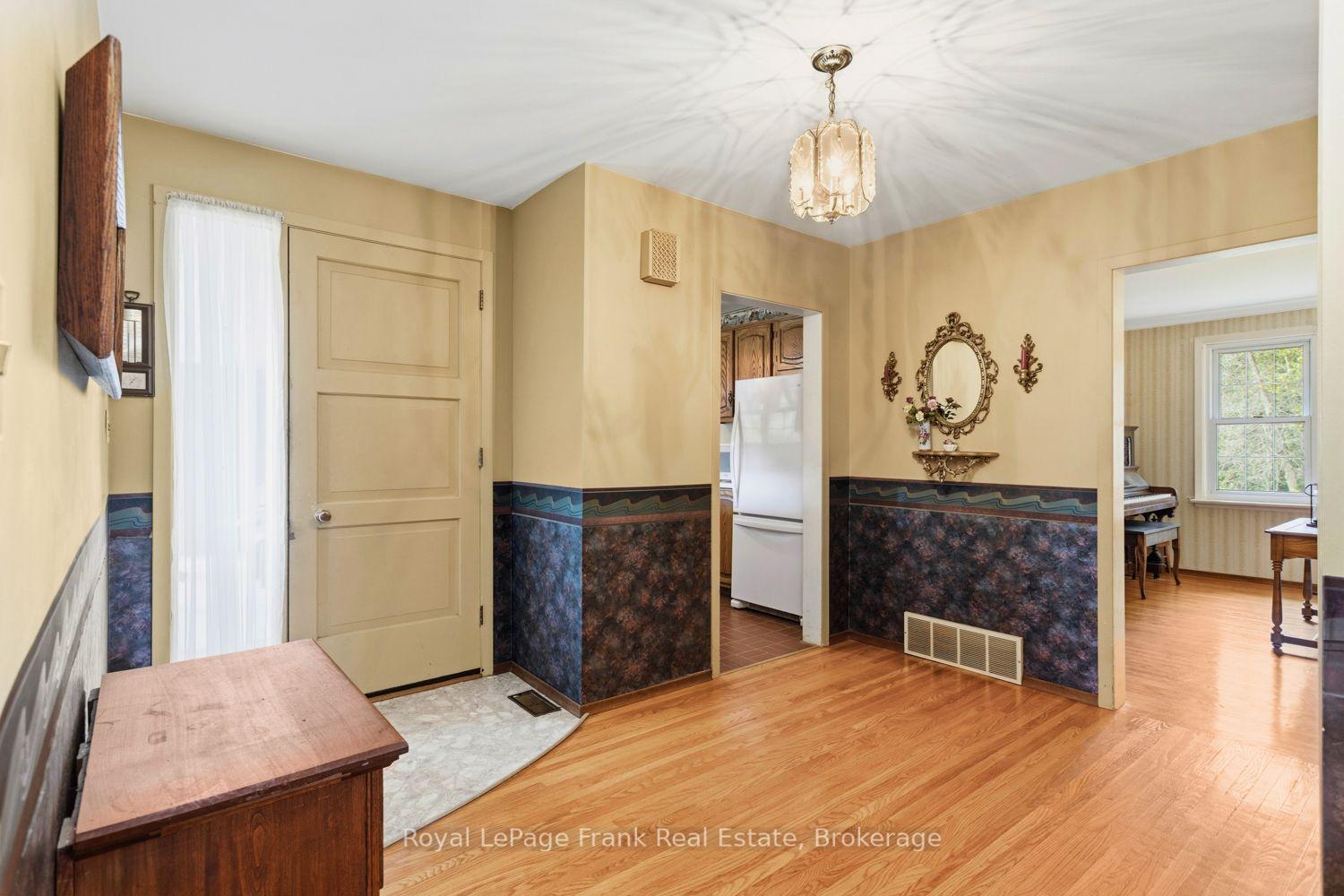 Photo 5 of 5080 Bowmanville Avenue, Clarington, Rural Clarington — HOMEH
