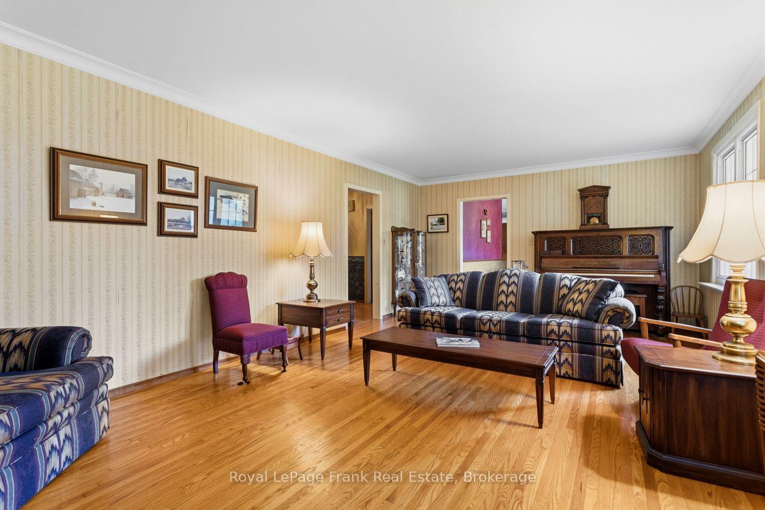 Photo 8 of 5080 Bowmanville Avenue, Clarington, Rural Clarington — HOMEH