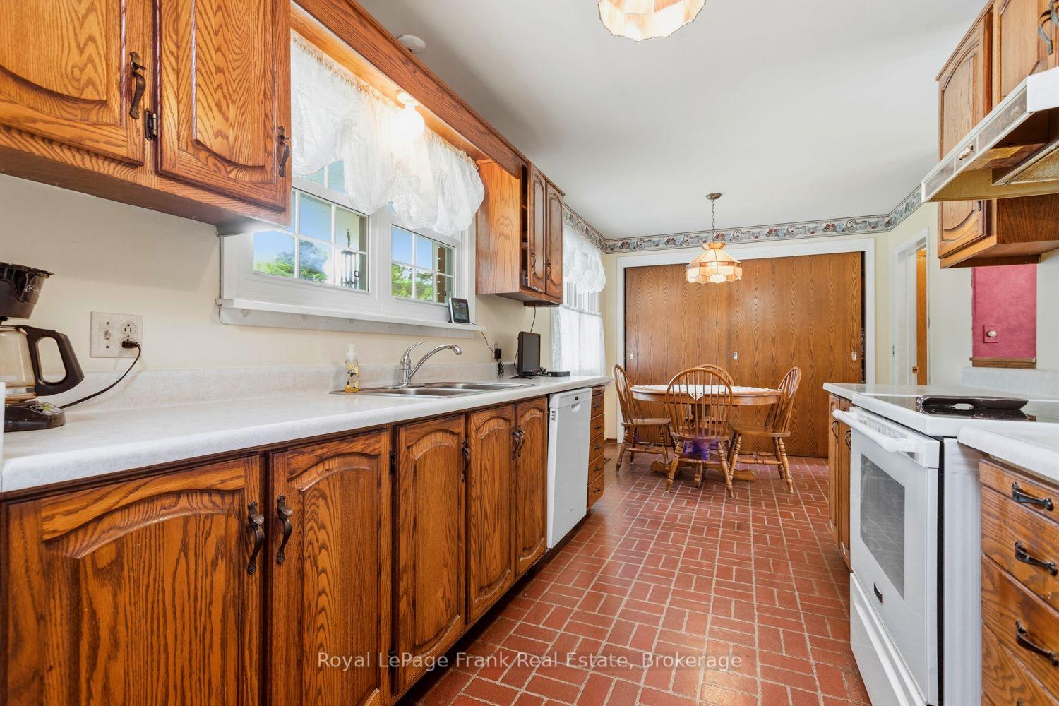 Photo 9 of 5080 Bowmanville Avenue, Clarington, Rural Clarington — HOMEH