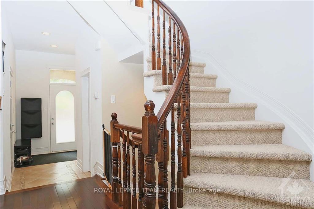 Photo 5 of 68 Encore Private, Ottawa, City View/Skyline/Fisher Heights/Parkwood Hills — HOMEH