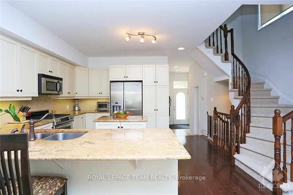Photo 6 of 68 Encore Private, Ottawa, City View/Skyline/Fisher Heights/Parkwood Hills — HOMEH