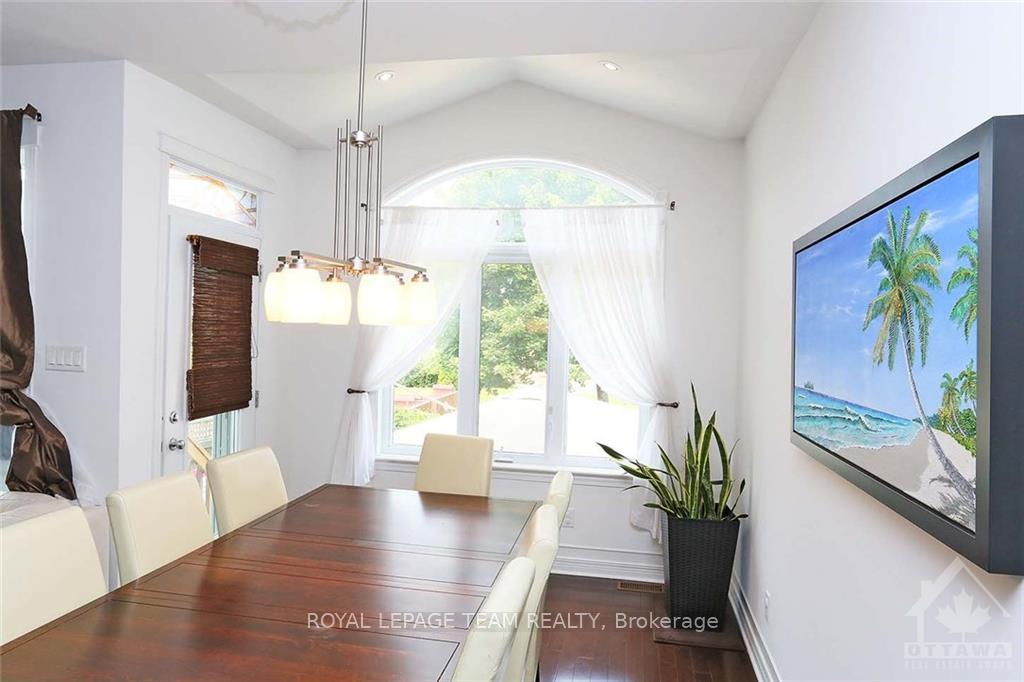 Photo 10 of 68 Encore Private, Ottawa, City View/Skyline/Fisher Heights/Parkwood Hills — HOMEH