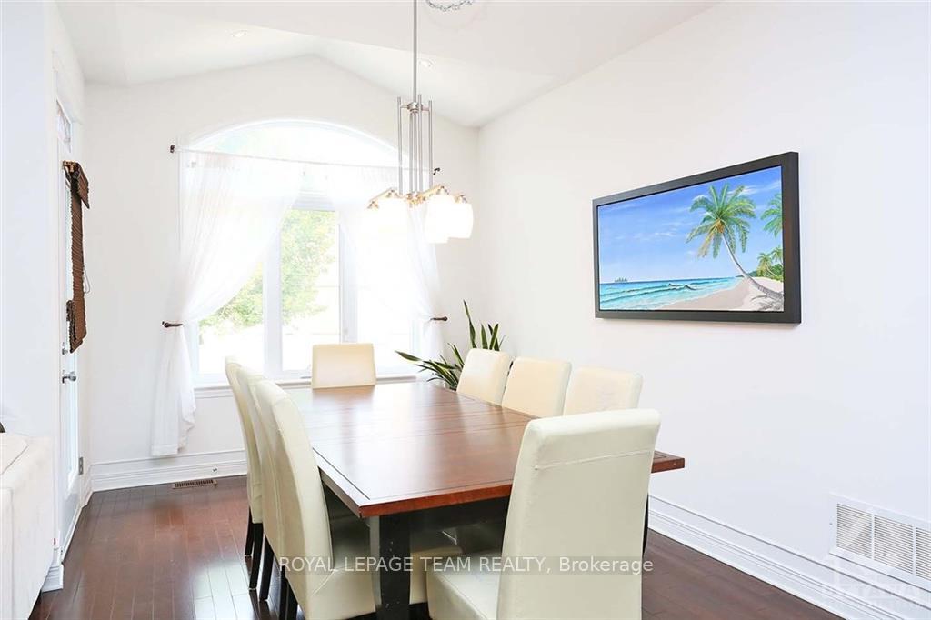 Photo 11 of 68 Encore Private, Ottawa, City View/Skyline/Fisher Heights/Parkwood Hills — HOMEH