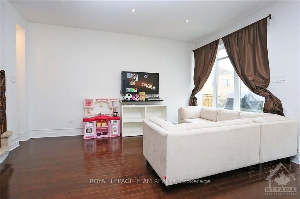 Photo 12 of 68 Encore Private, Ottawa, City View/Skyline/Fisher Heights/Parkwood Hills — HOMEH