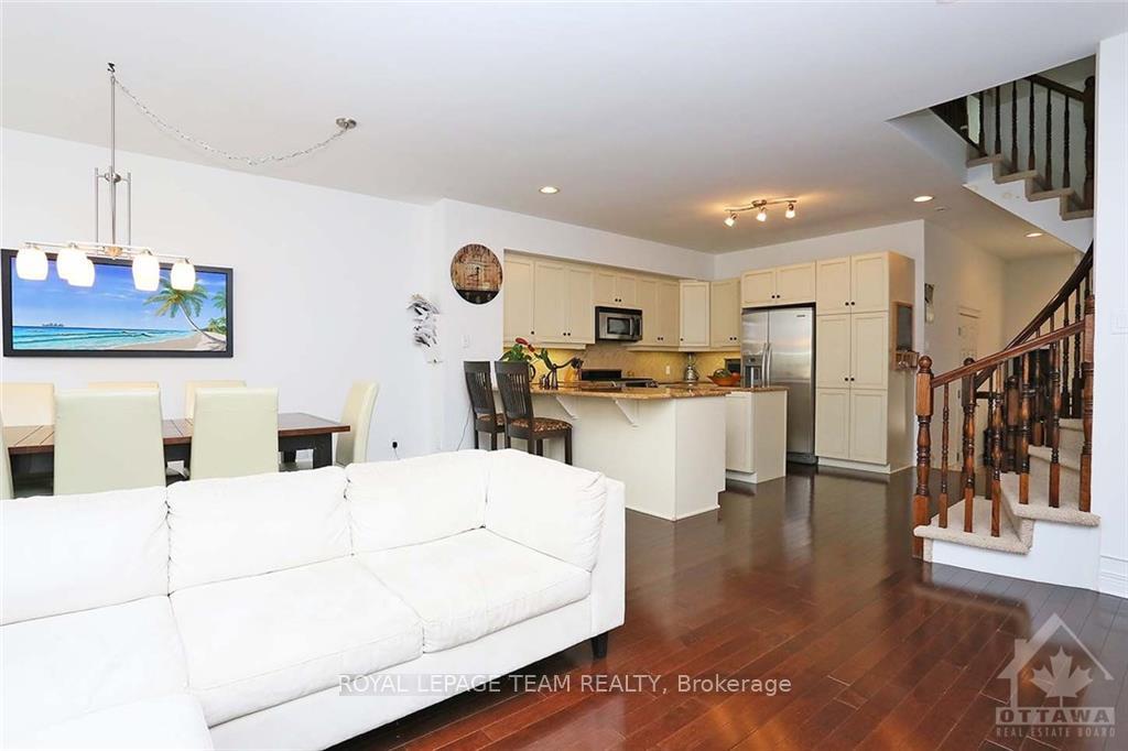 Photo 13 of 68 Encore Private, Ottawa, City View/Skyline/Fisher Heights/Parkwood Hills — HOMEH