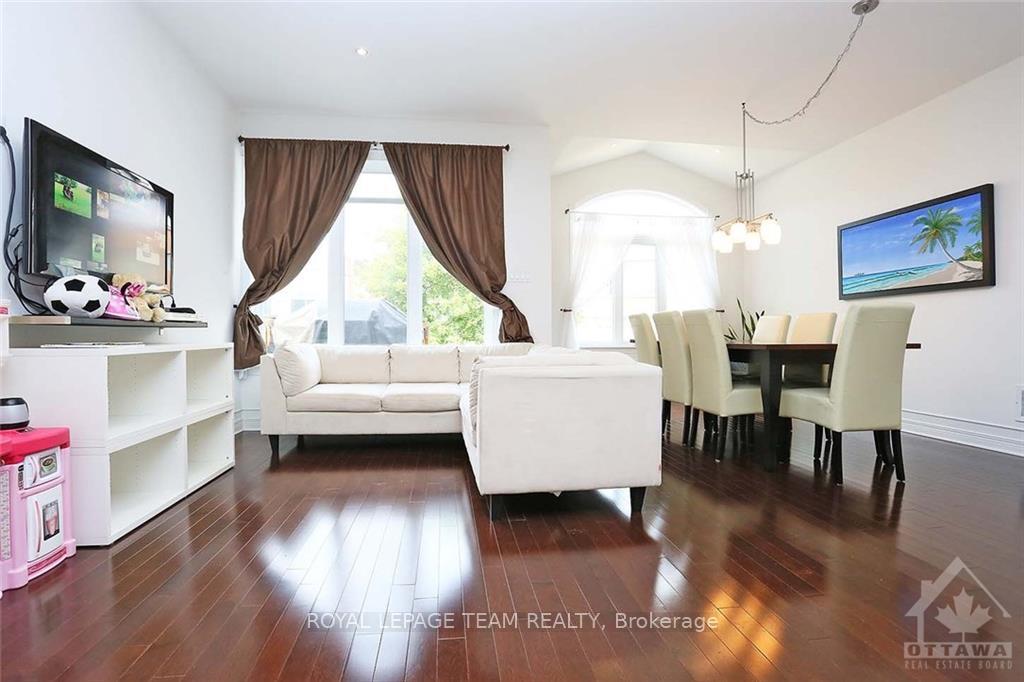 Photo 14 of 68 Encore Private, Ottawa, City View/Skyline/Fisher Heights/Parkwood Hills — HOMEH
