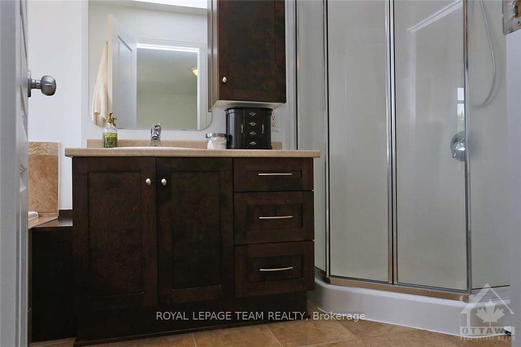 Photo 18 of 68 Encore Private, Ottawa, City View/Skyline/Fisher Heights/Parkwood Hills — HOMEH