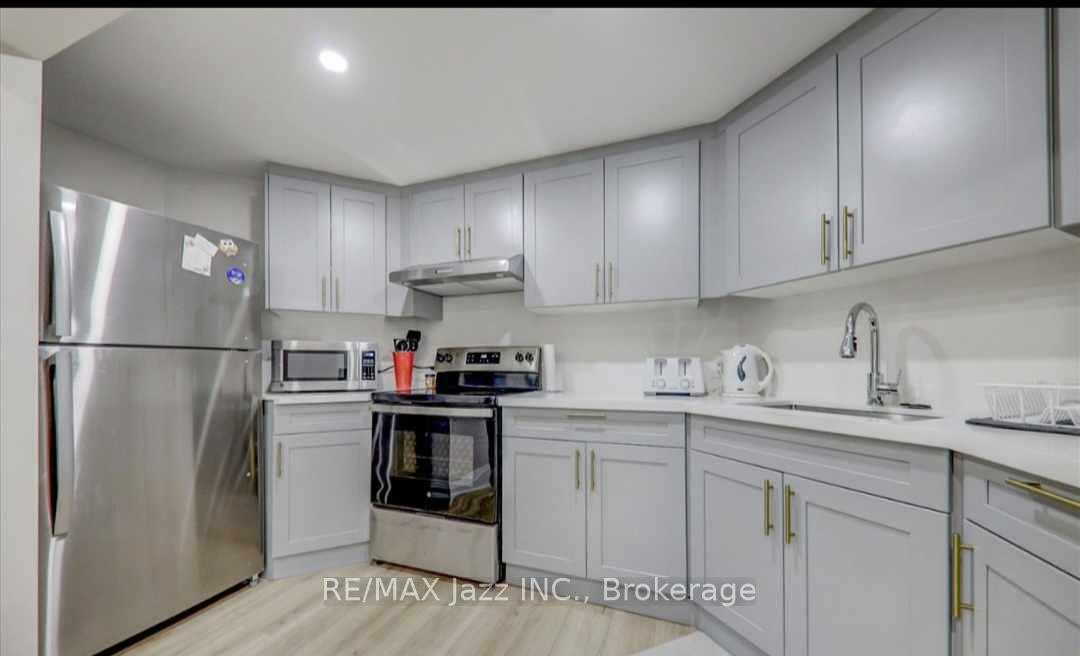 Photo 6 of Unit Lower, 107 Apple Blossom Boulevard, Clarington, Bowmanville — HOMEH