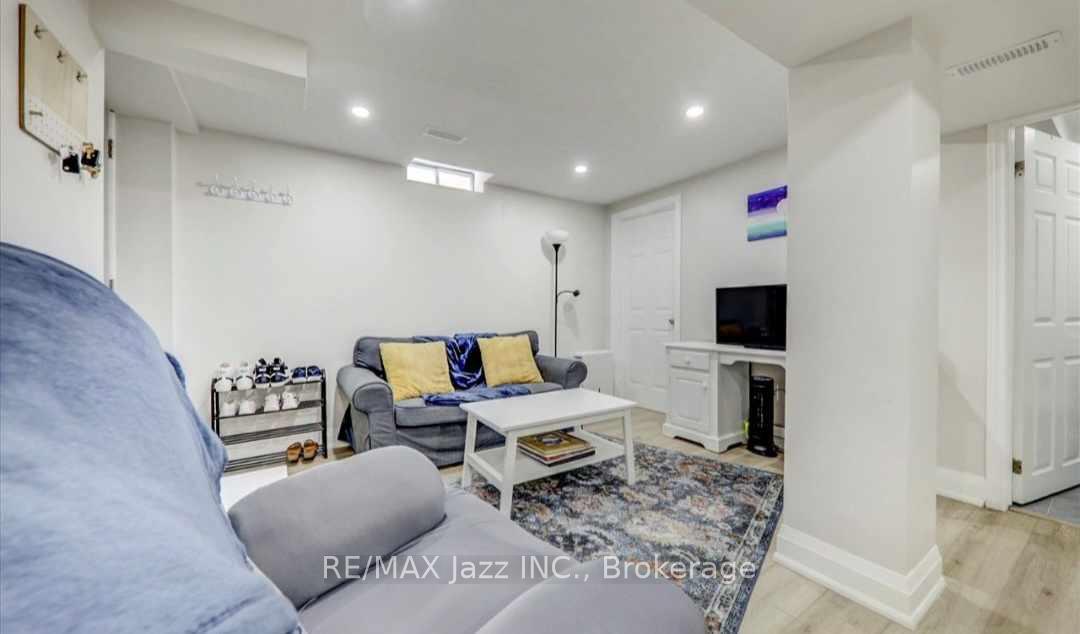 Photo 9 of Unit Lower, 107 Apple Blossom Boulevard, Clarington, Bowmanville — HOMEH