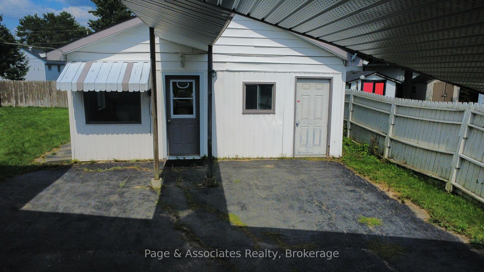 Photo 17 of 198 Montreal Street, West Nipissing, Sturgeon Falls — HOMEH