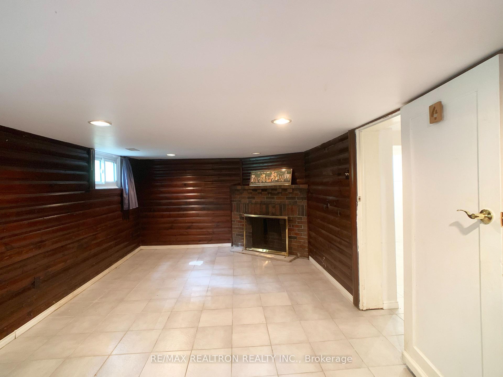Photo 4 of 48 Mann Avenue, Toronto, Mount Pleasant East — HOMEH
