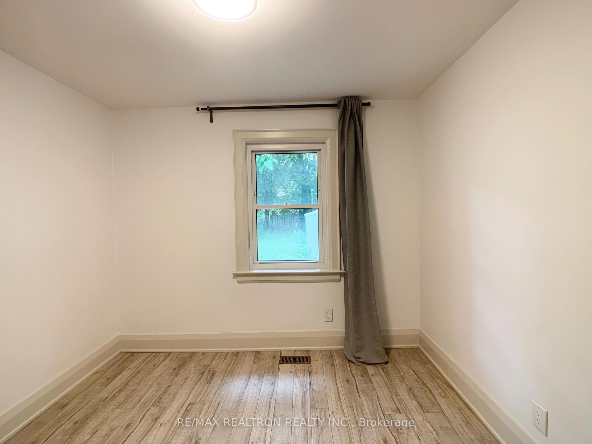 Photo 9 of 48 Mann Avenue, Toronto, Mount Pleasant East — HOMEH