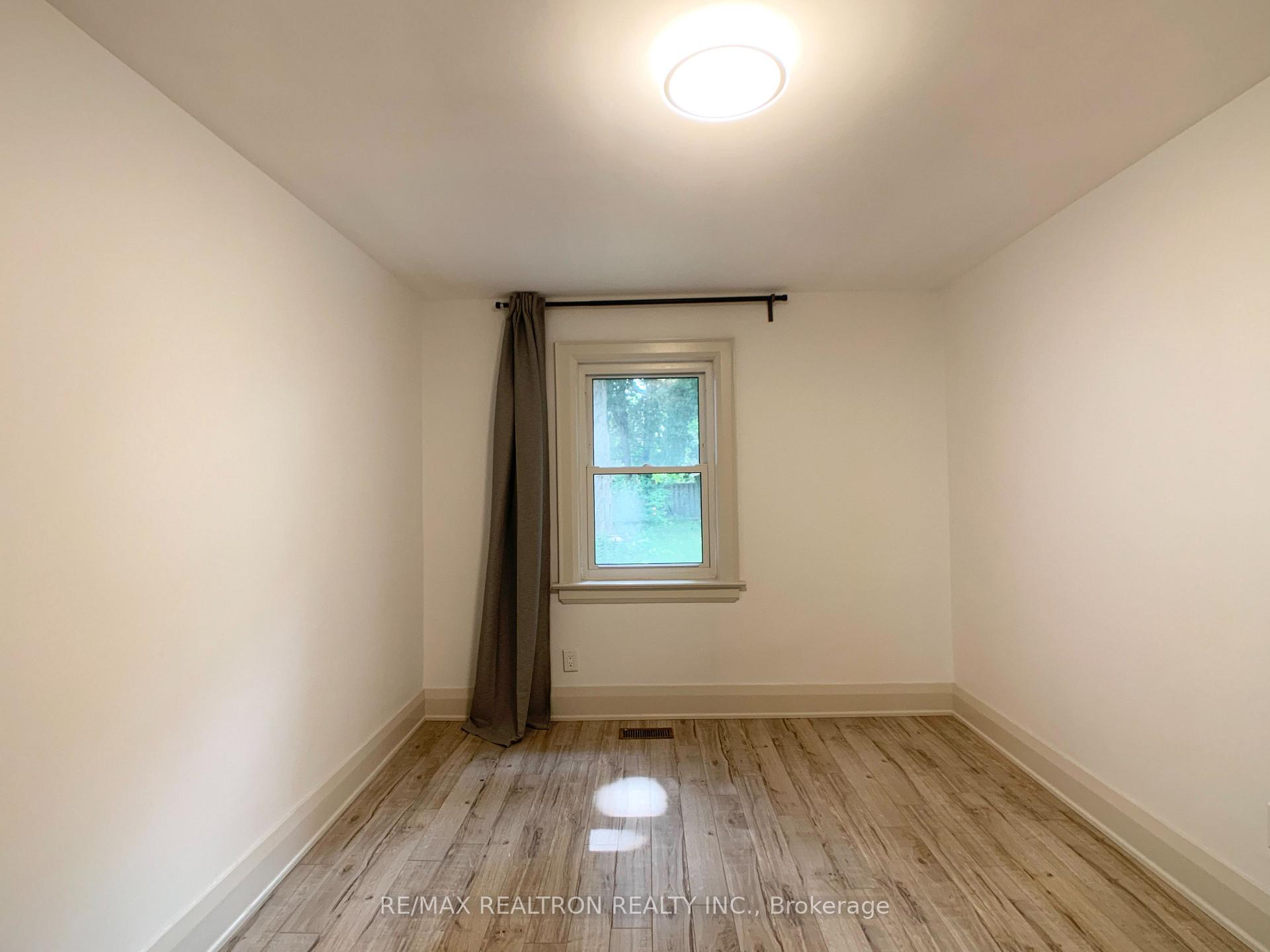 Photo 12 of 48 Mann Avenue, Toronto, Mount Pleasant East — HOMEH