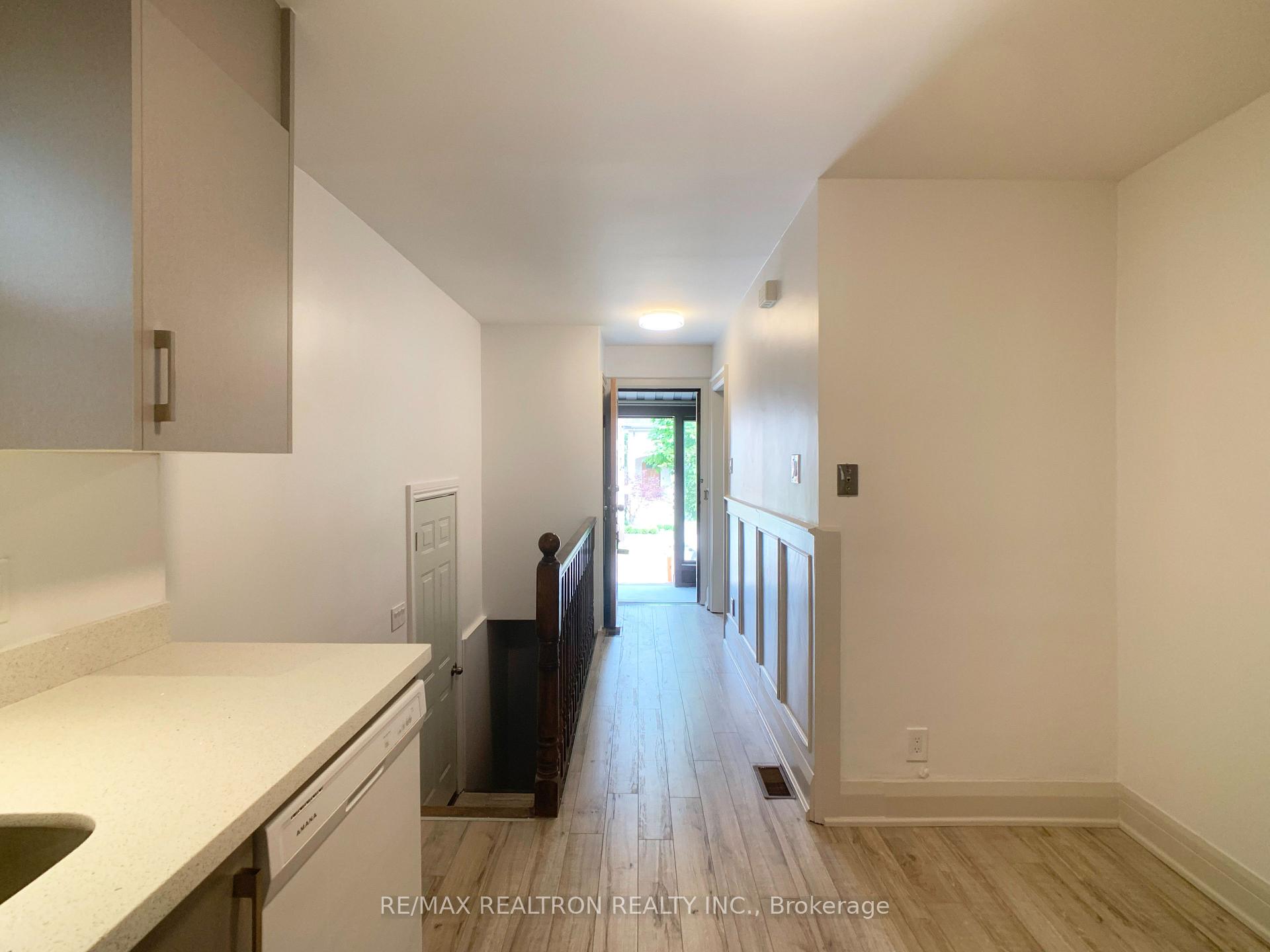 Photo 14 of 48 Mann Avenue, Toronto, Mount Pleasant East — HOMEH