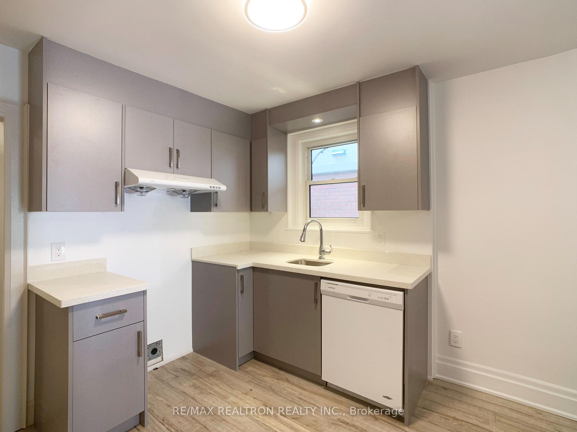 Photo 15 of 48 Mann Avenue, Toronto, Mount Pleasant East — HOMEH
