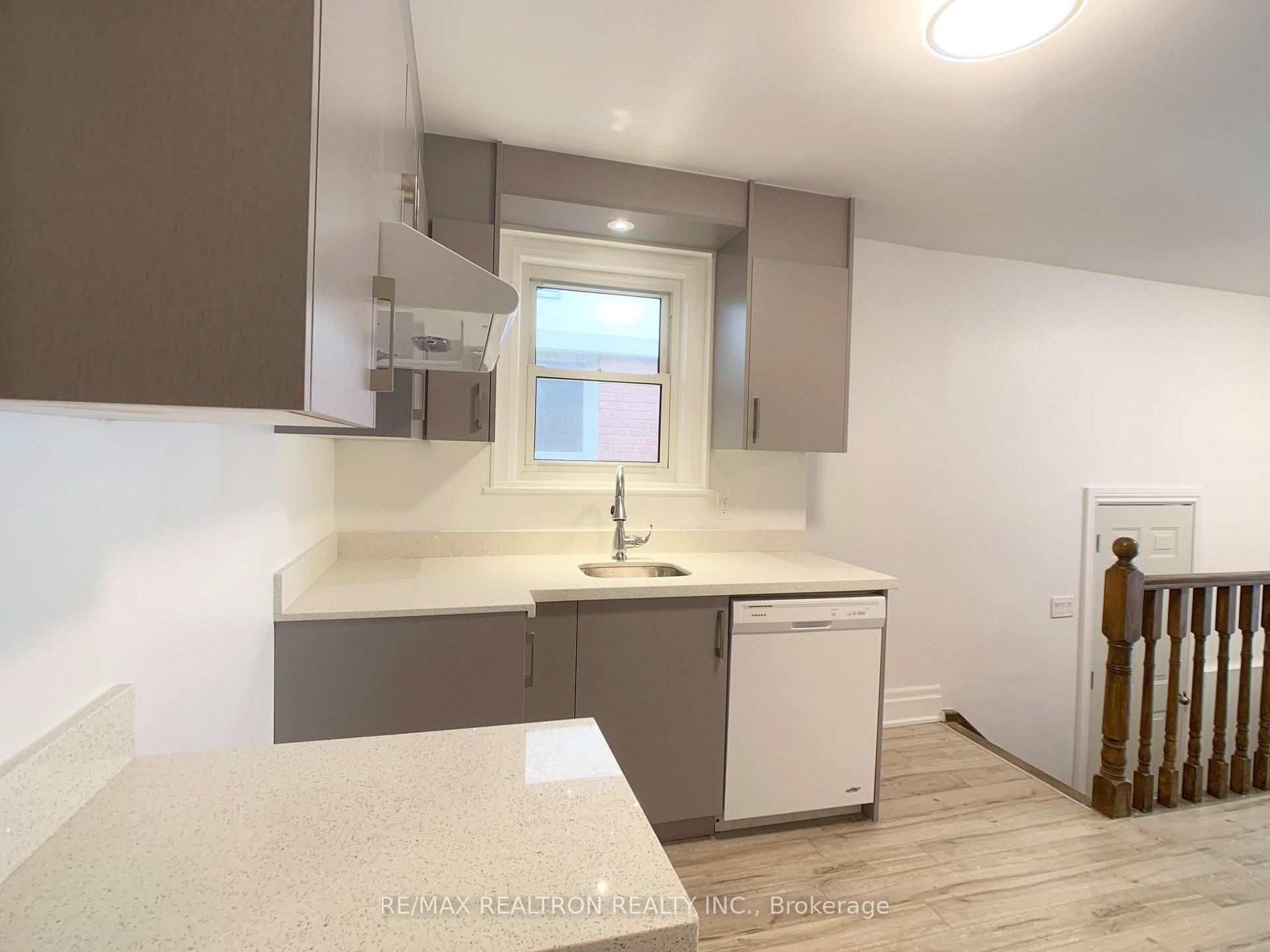 Photo 16 of 48 Mann Avenue, Toronto, Mount Pleasant East — HOMEH