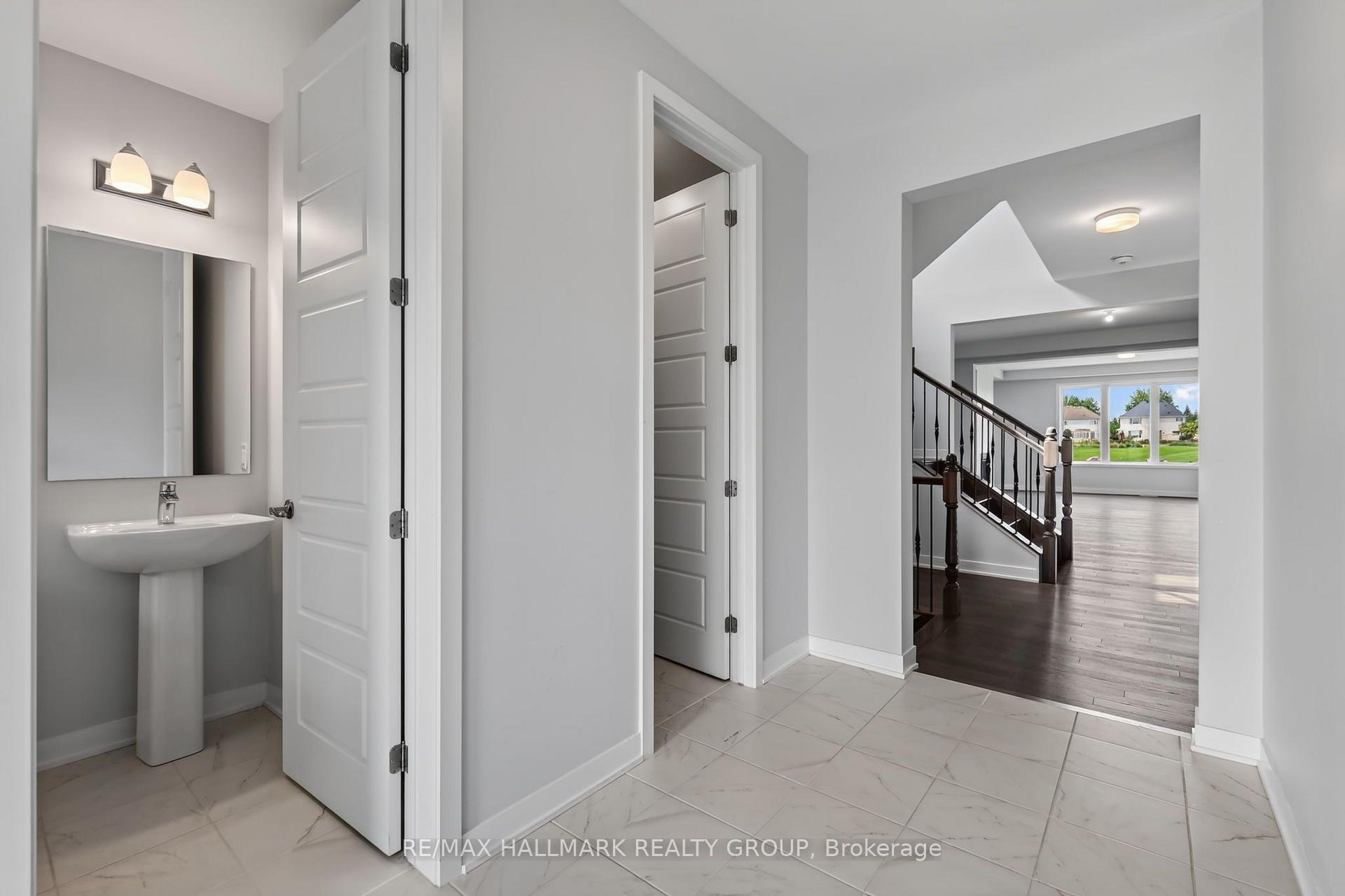 Photo 4 of 717 Fenwick Way, Ottawa, Barrhaven - Stonebridge — HOMEH