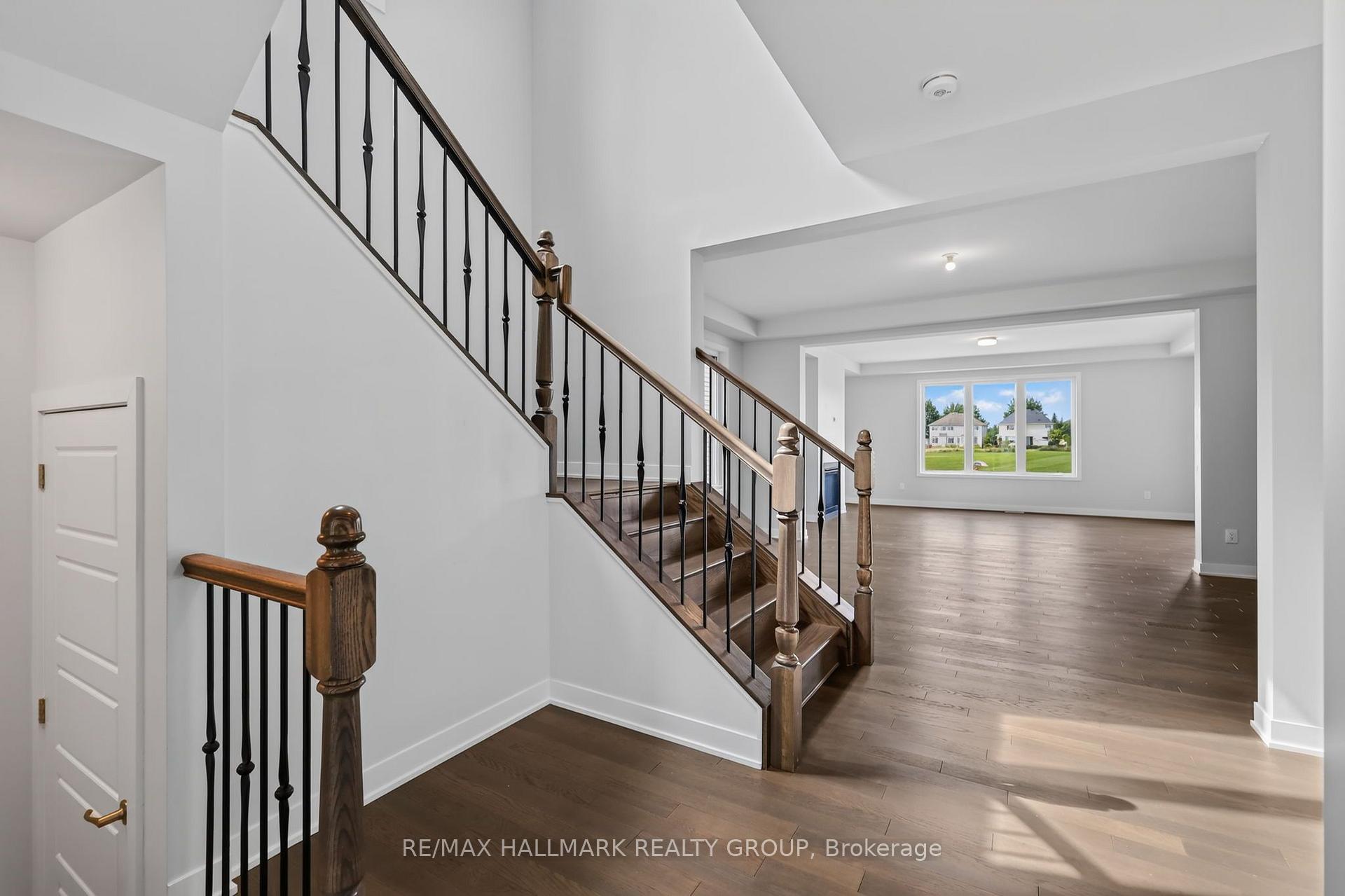 Photo 5 of 717 Fenwick Way, Ottawa, Barrhaven - Stonebridge — HOMEH
