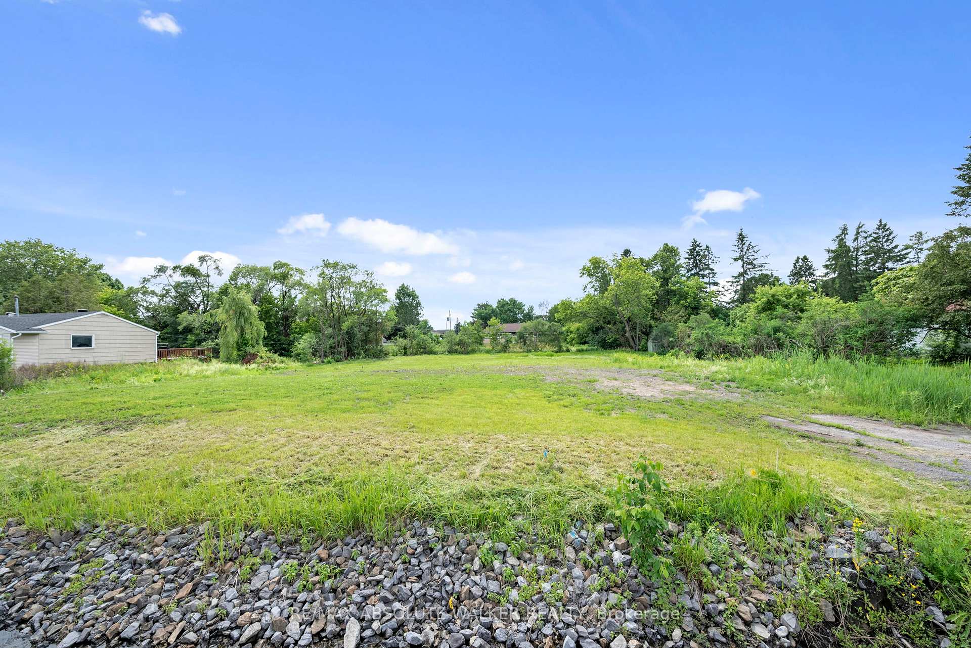 Photo 15 of 4320 Bank Street, Ottawa, Blossom Park/Kemp Park/Findlay Creek — HOMEH