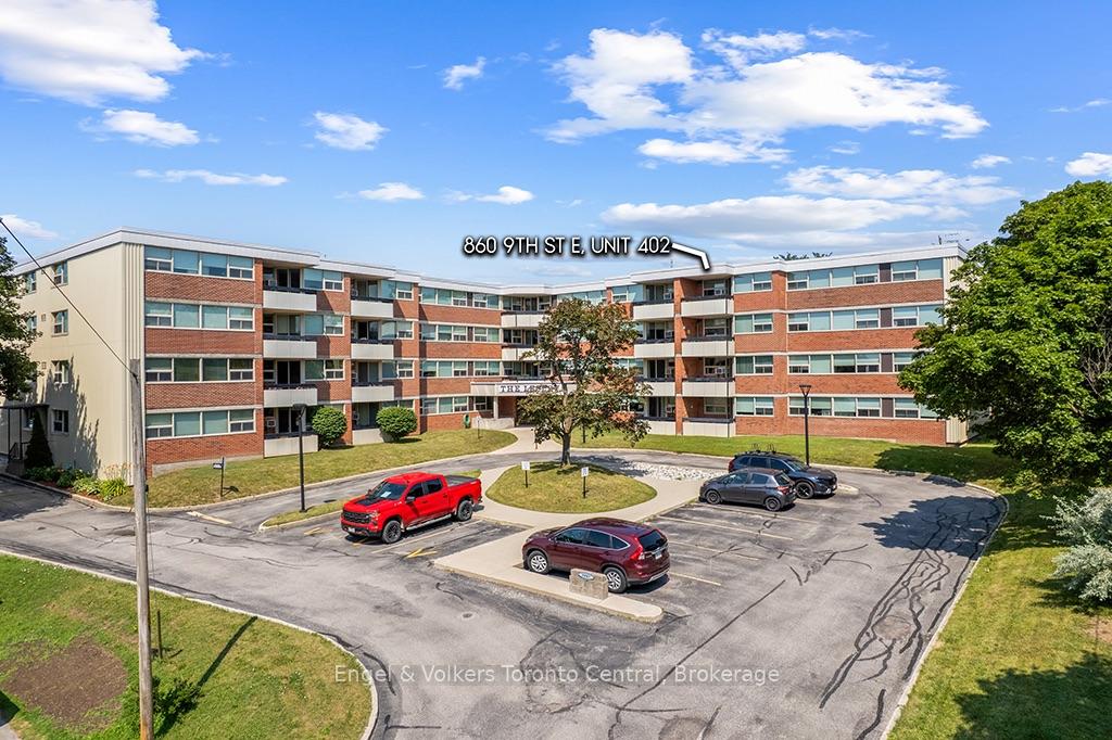 Photo of Unit 402, 860 9TH Street E