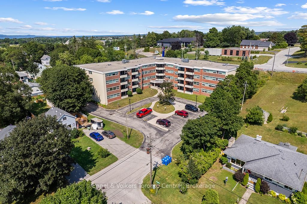 Photo 2 of Unit 402, 860 9TH Street E, Owen Sound — HOMEH