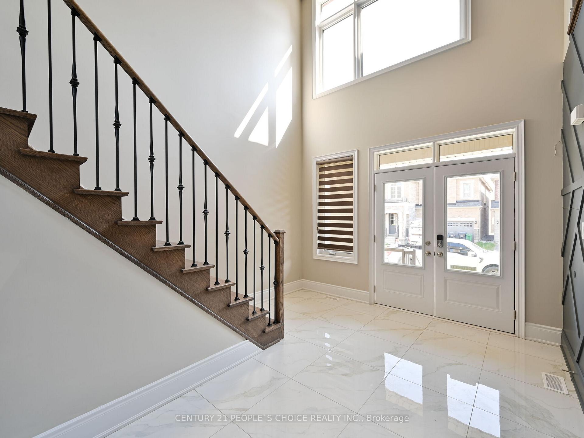 Photo 5 of 12 Junior Road, Brampton, Northwest Brampton — HOMEH