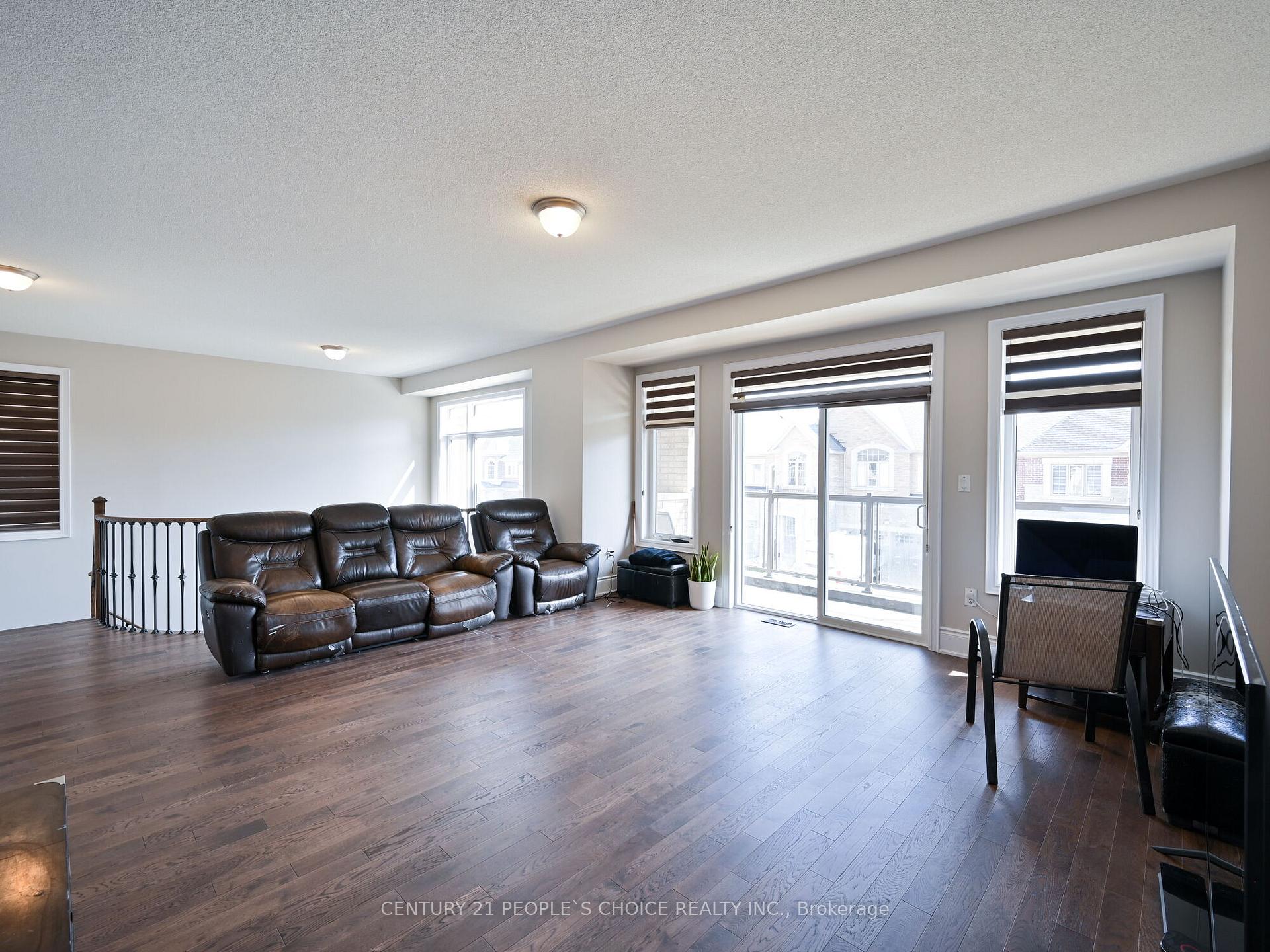 Photo 13 of 12 Junior Road, Brampton, Northwest Brampton — HOMEH