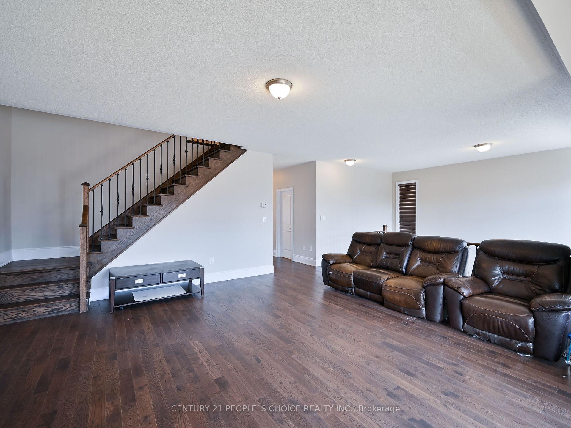 Photo 14 of 12 Junior Road, Brampton, Northwest Brampton — HOMEH