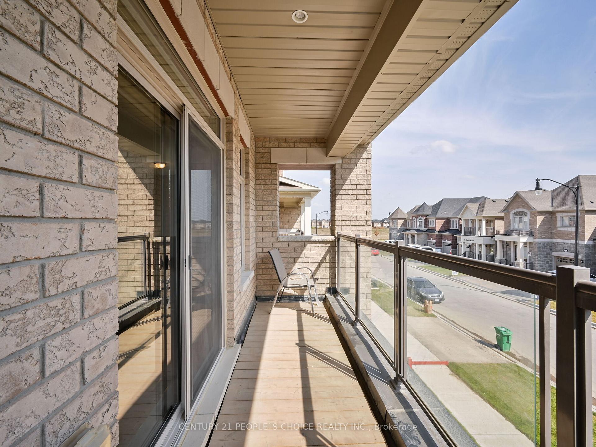 Photo 15 of 12 Junior Road, Brampton, Northwest Brampton — HOMEH