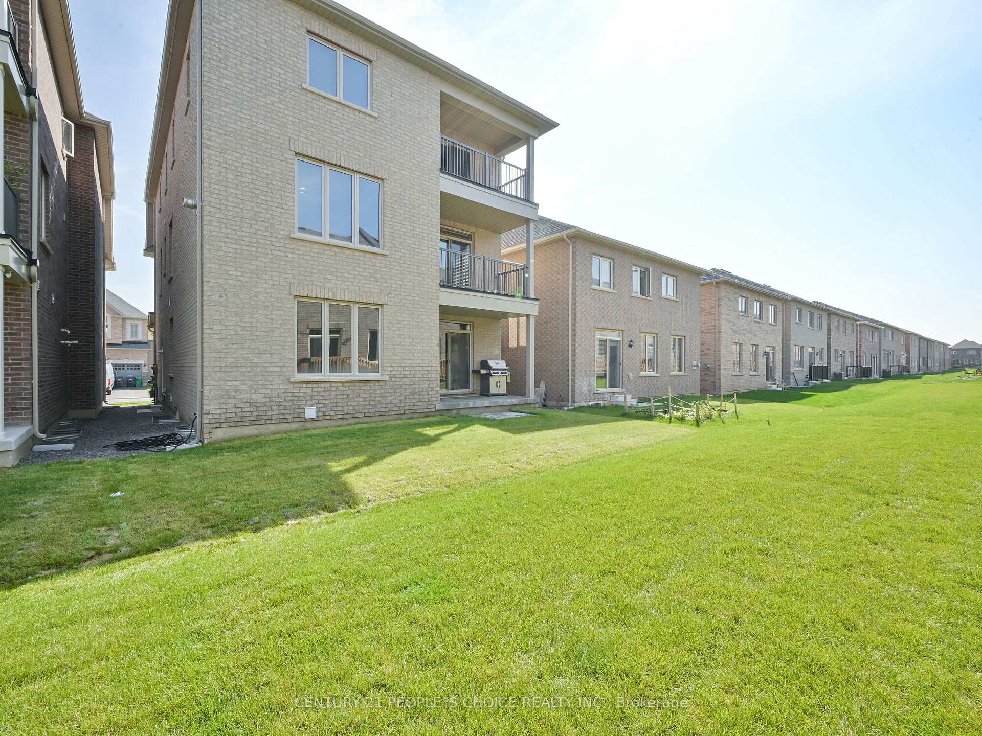 Photo 48 of 12 Junior Road, Brampton, Northwest Brampton — HOMEH