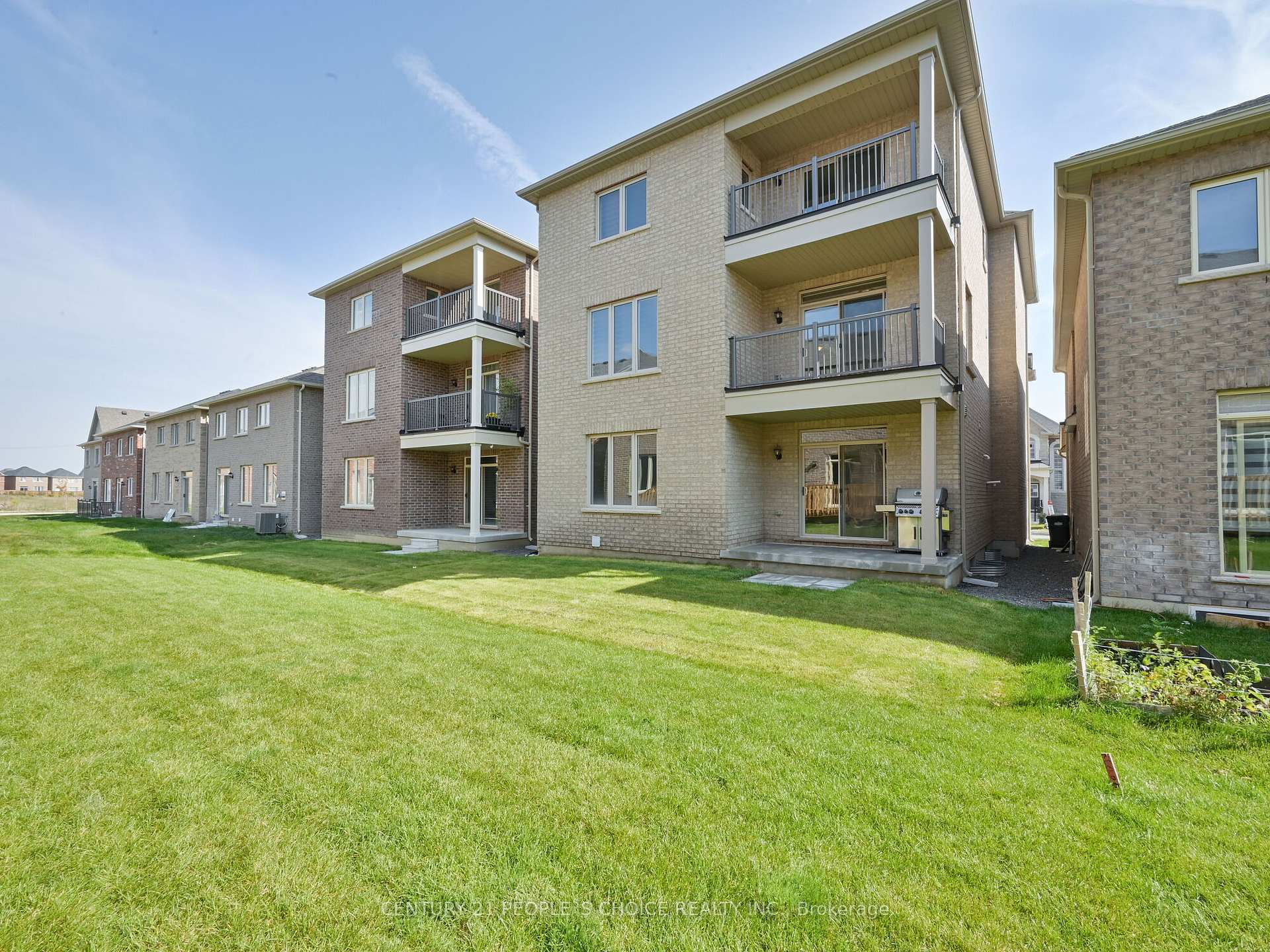 Photo 50 of 12 Junior Road, Brampton, Northwest Brampton — HOMEH
