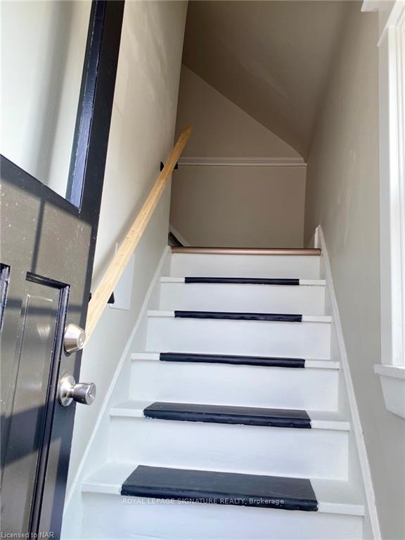 Photo 8 of Unit Upper, 13 Delaware Street, St. Catharines, Facer — HOMEH